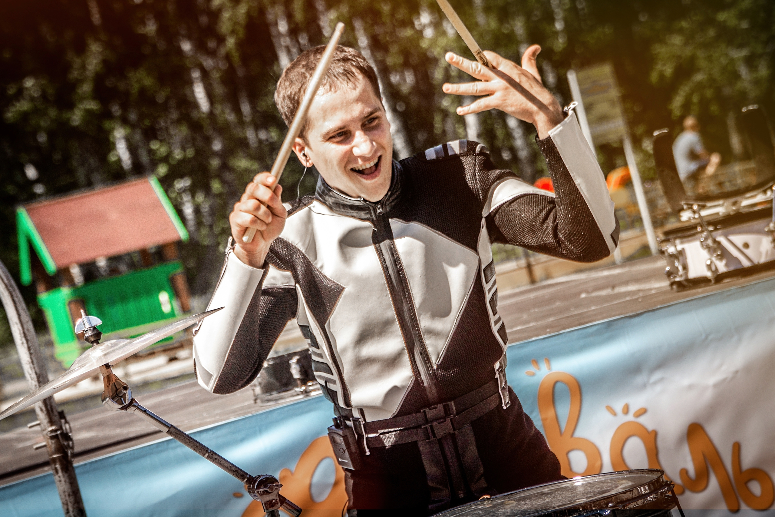 Фестиваль на газоне, барабанное шоу Hit Beat, Тюмень