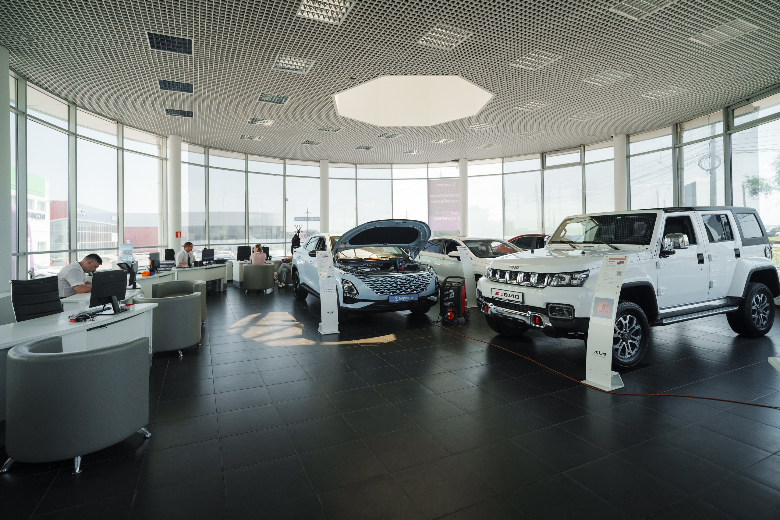 Автосалон «Боравто». Фотограф Олег Сотник