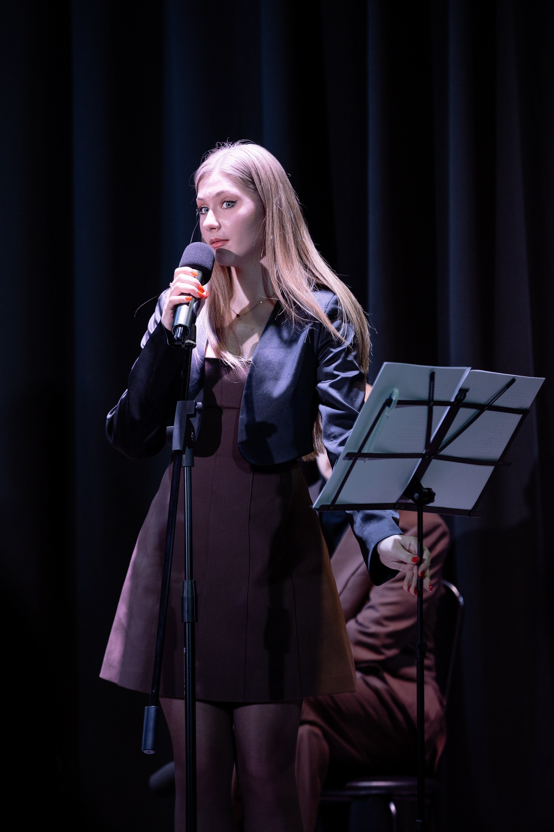 Поэтический вечер с Игорем Бушмелевым и Никой Станиславчик. Фотограф Юлия Мальцева