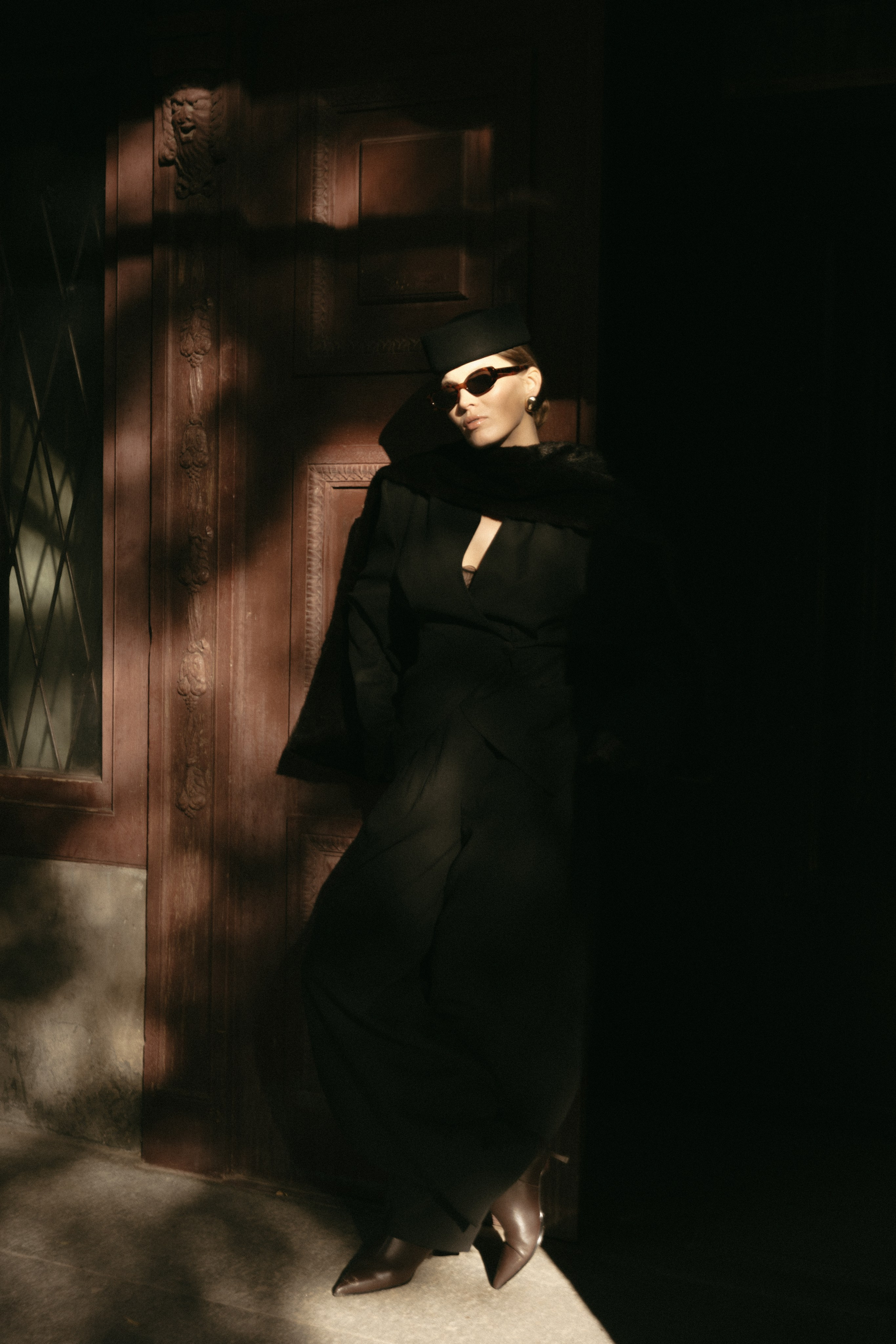 ЖЕНСКИЙ ПОРТРЕТ. О ЛЮБВИ НЕ ГОВОРЯТ.ЕЕ ПОКАЗЫВАЮТ