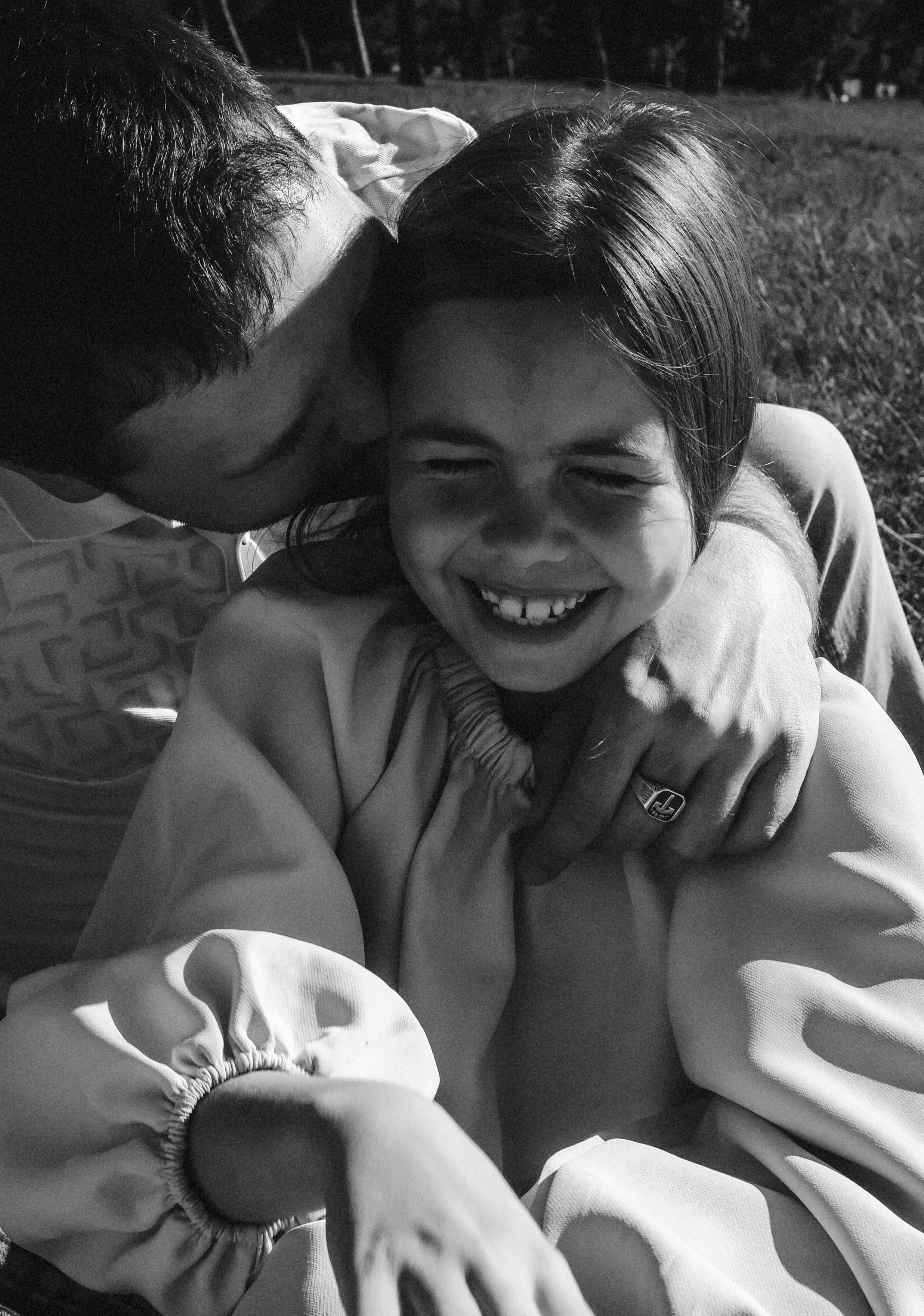 Семейная фотопрогулка на заливе. Алена Виталий Илона Ника. Семейный и свадебный фотограф в Санкт-Петербурге Яна