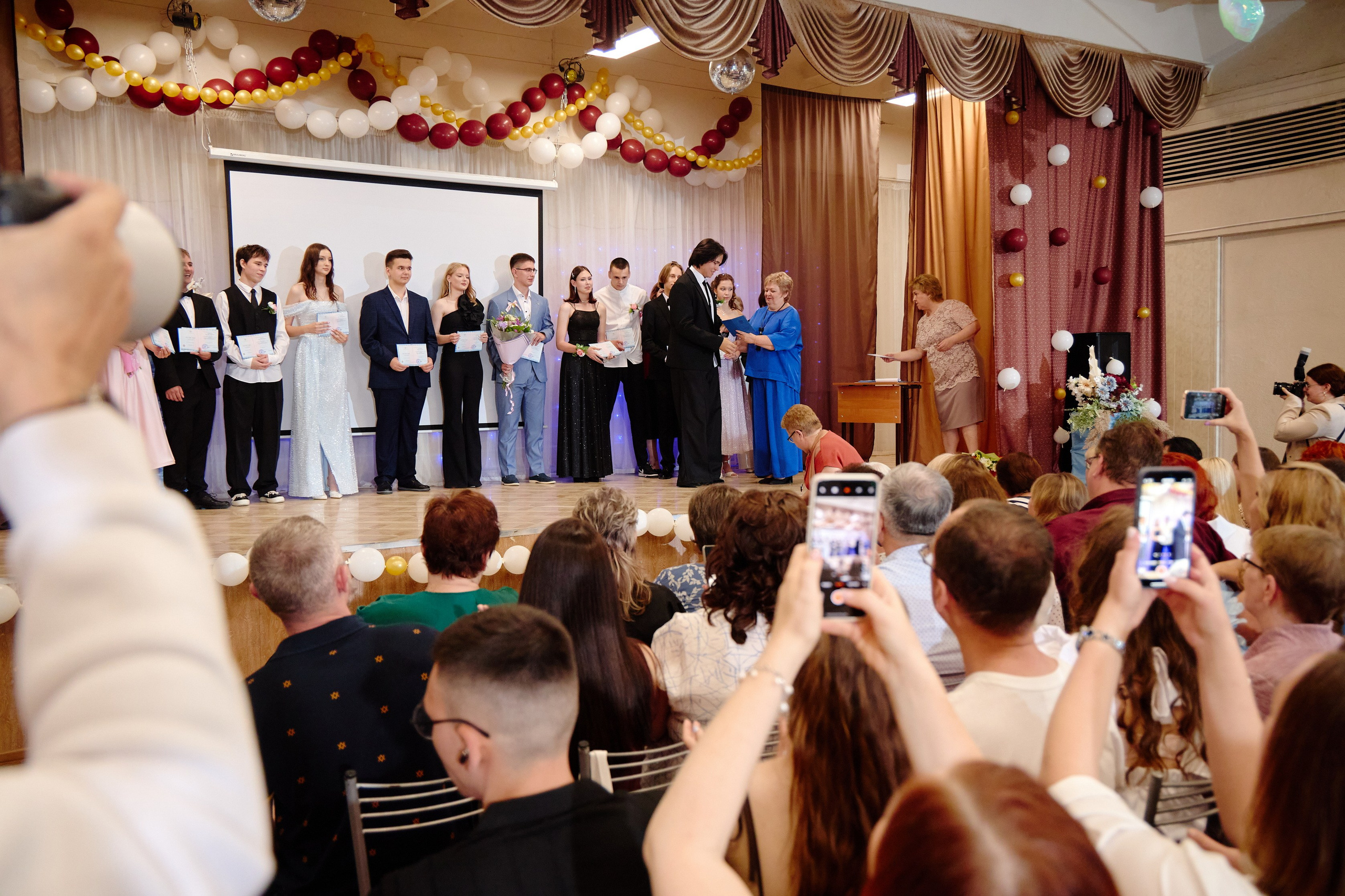 Выпускной 35 Сош. Фотограф Выпускные альбомы Таганрог Сергей Коробченко