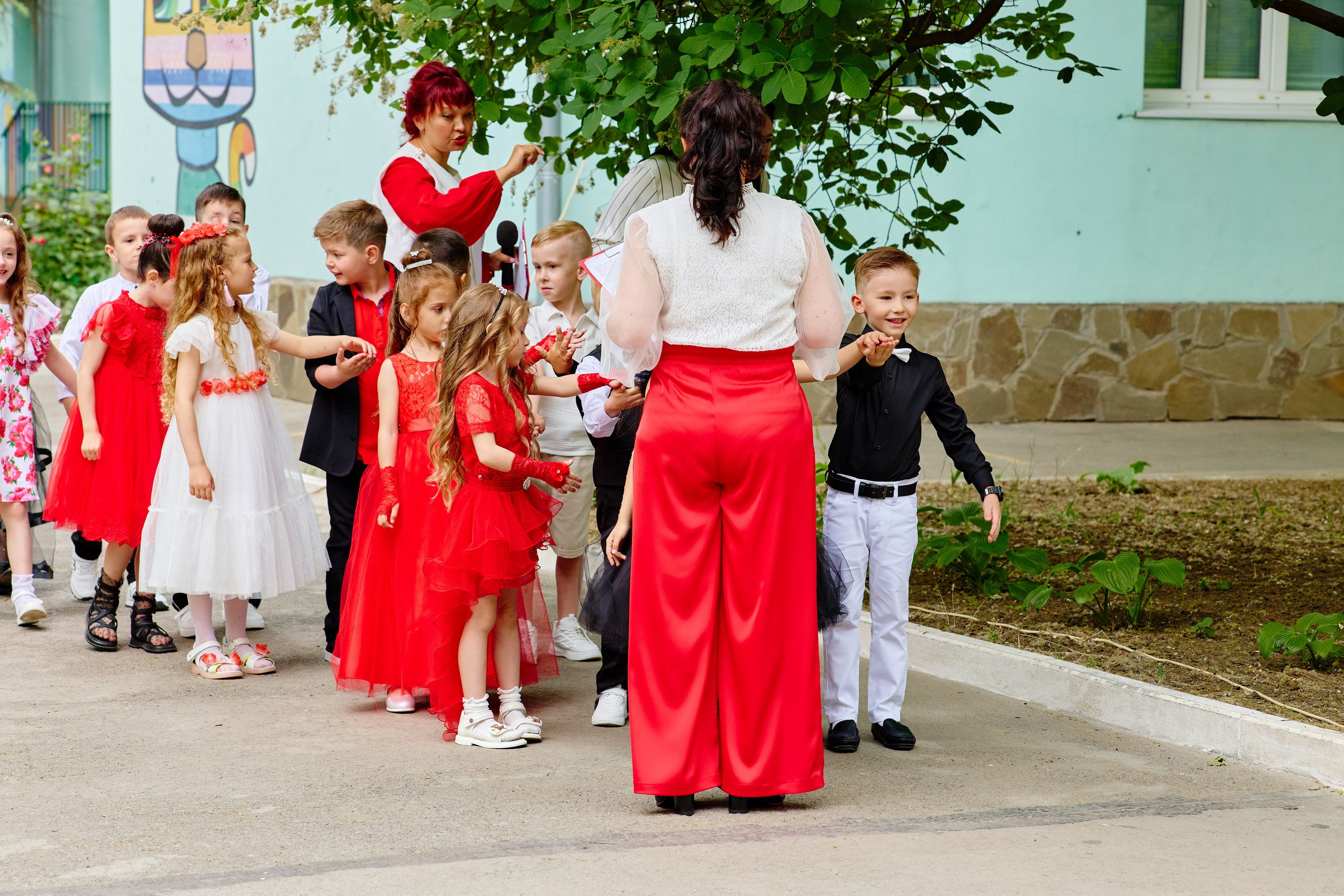 Выпускной 45 сад. Фотограф Выпускные альбомы Таганрог Сергей Коробченко