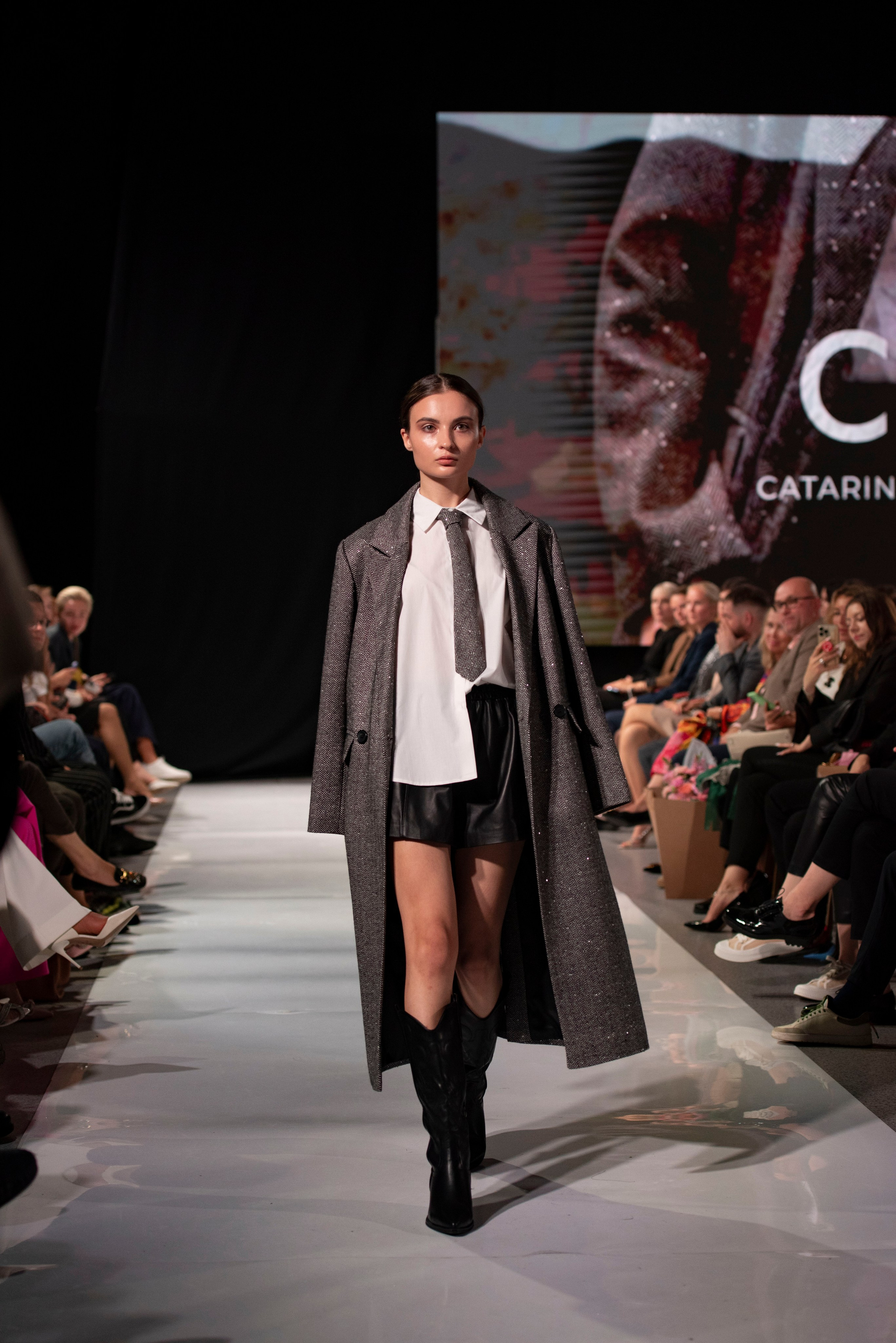 Фотограф на модельный показ. Свадебный, семейный, фэшн фотограф, школьный фотограф в Сочи