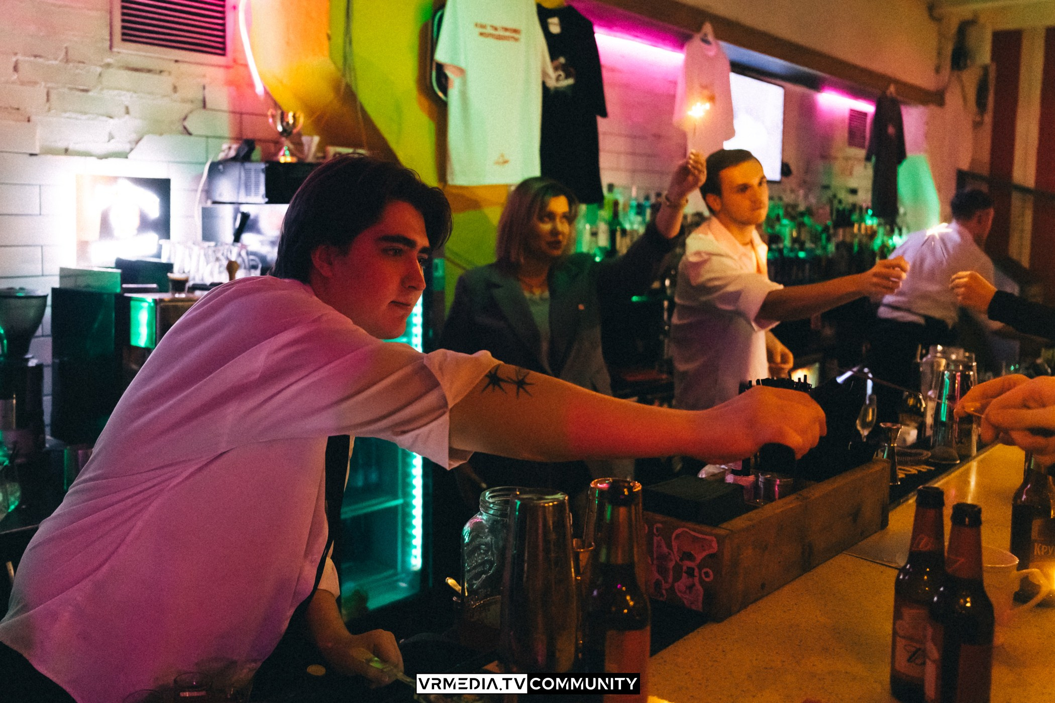 Бар «Cosmo»: Прощальная вечеринка