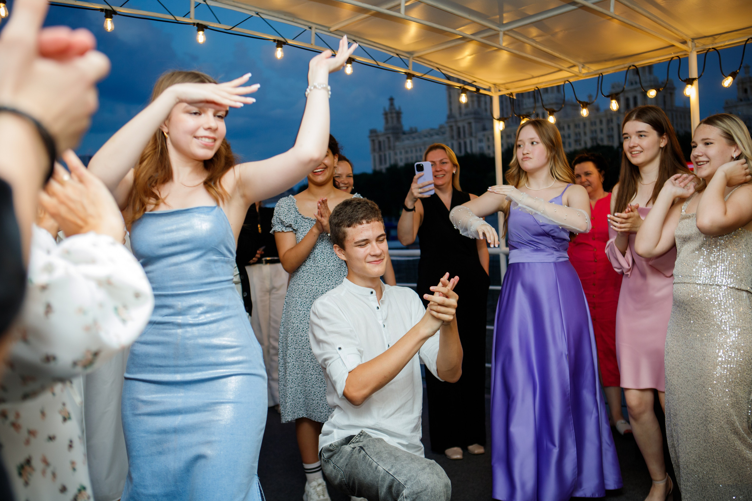 9 класс / Гимназия № 1558 имени Росалии де Кастро / Выпускной. Детский и семейный фотограф Мария Киселёва. Москва