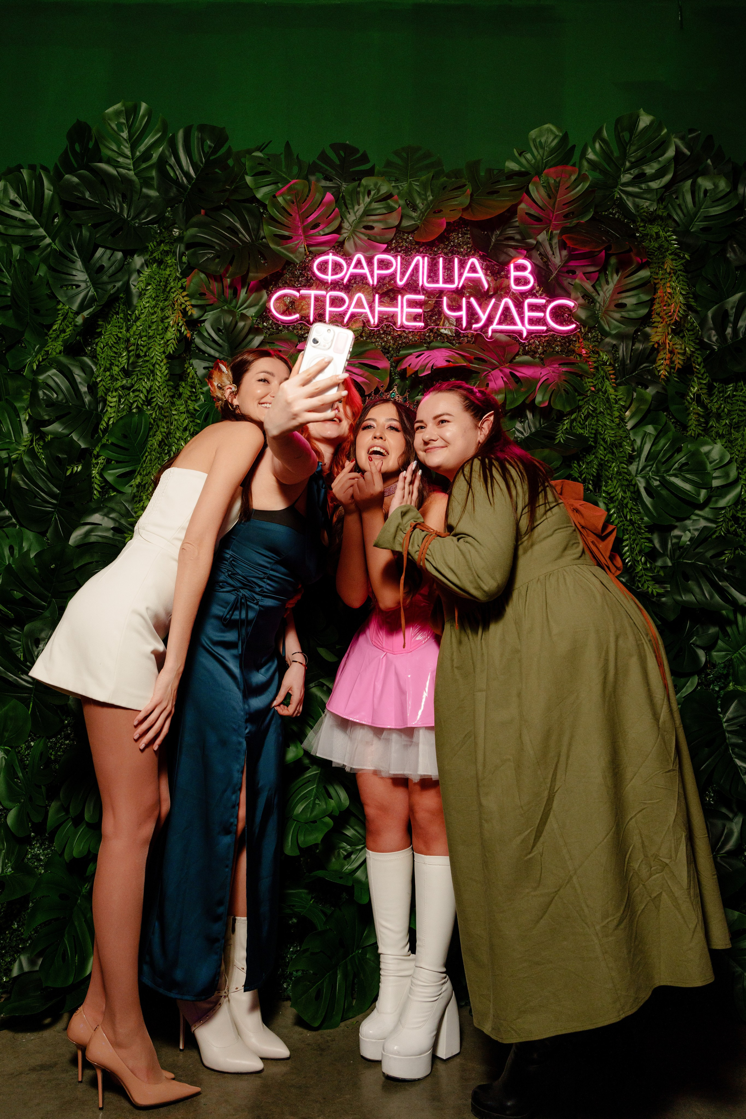 фотограф на день рождения в стиле страны чудес