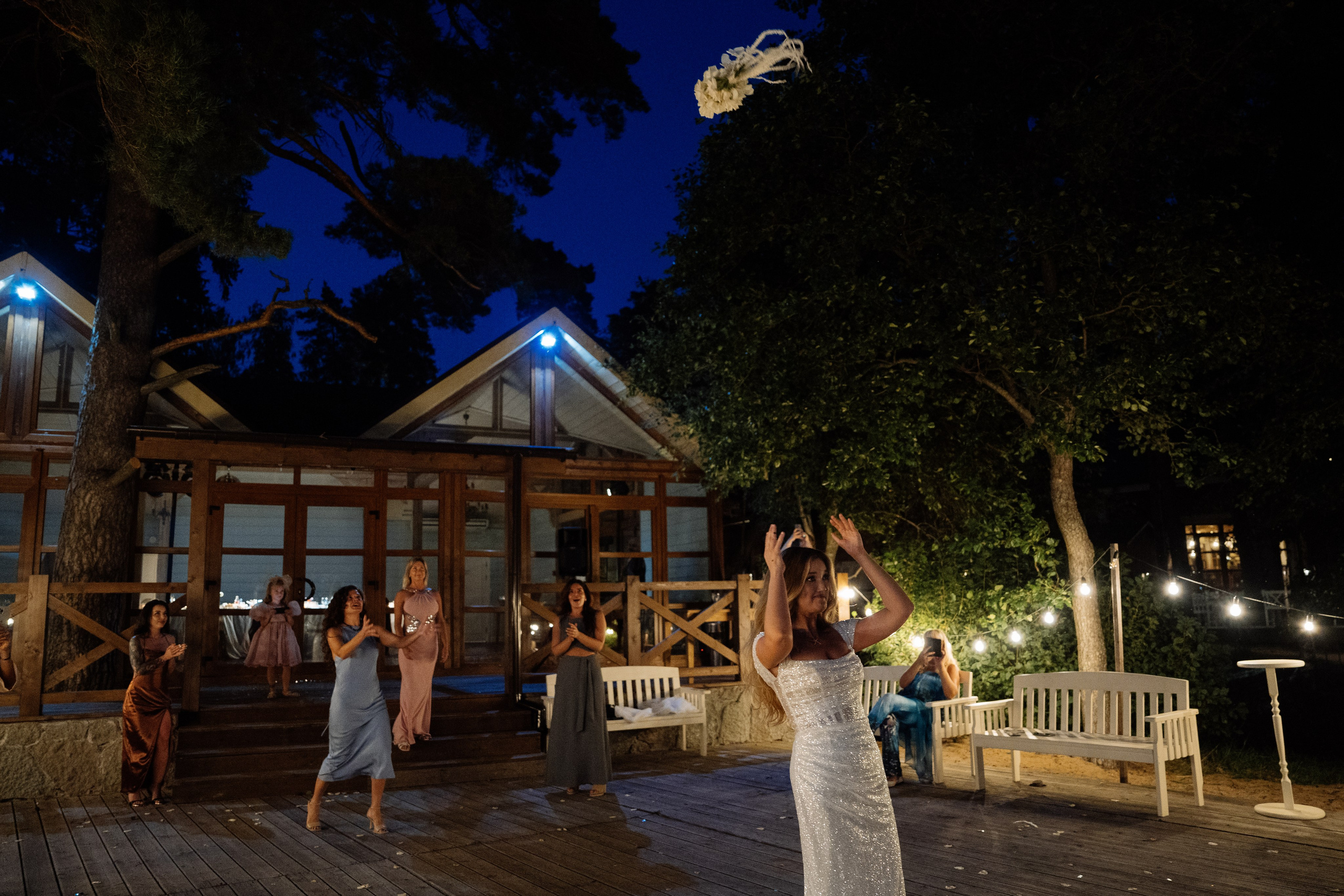 Свадьба в русской рыбалке. Свадебный фотограф организатор в Санкт-Петербурге Ассоль Опарина