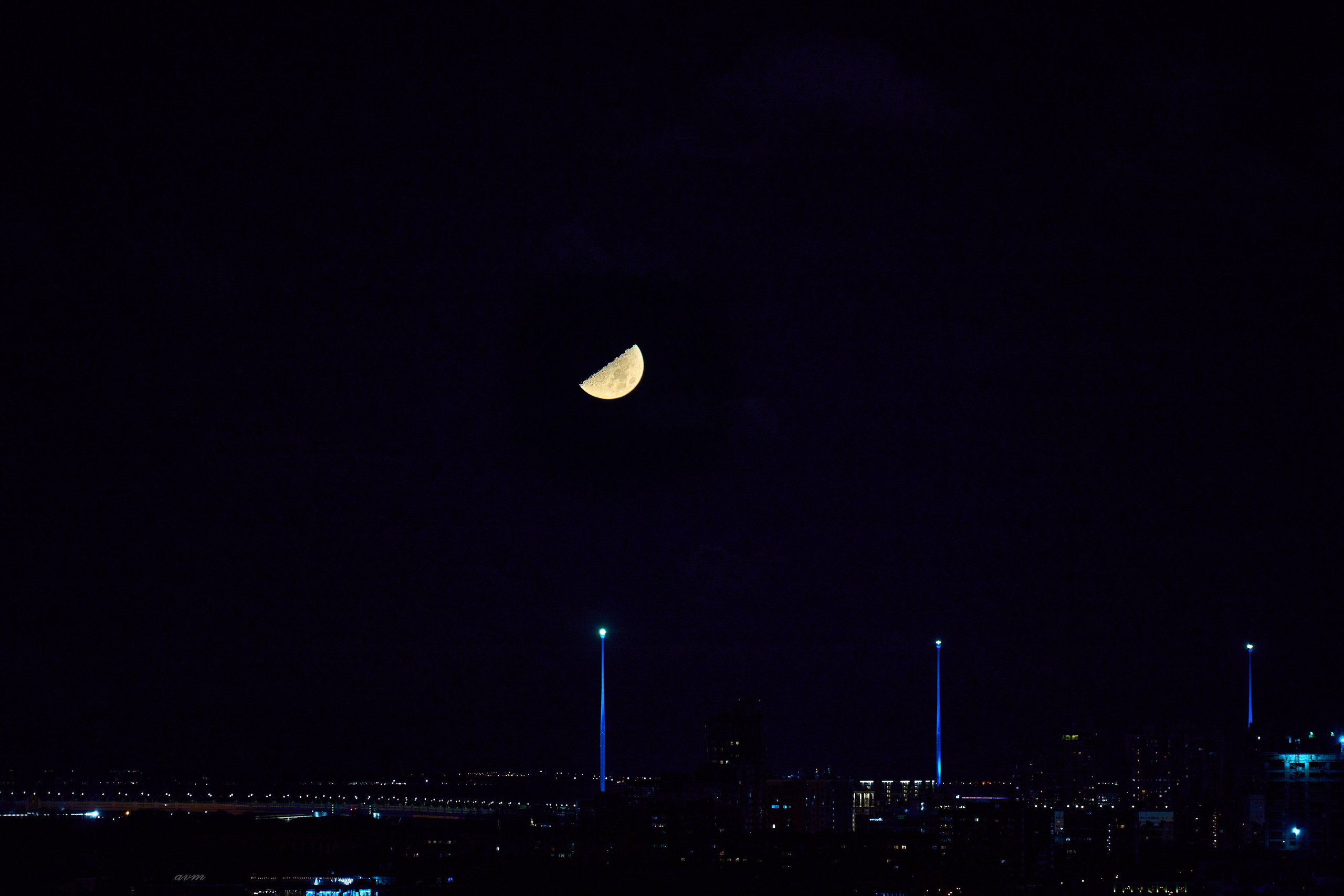 Луна. Фотограф Михеев Андрей