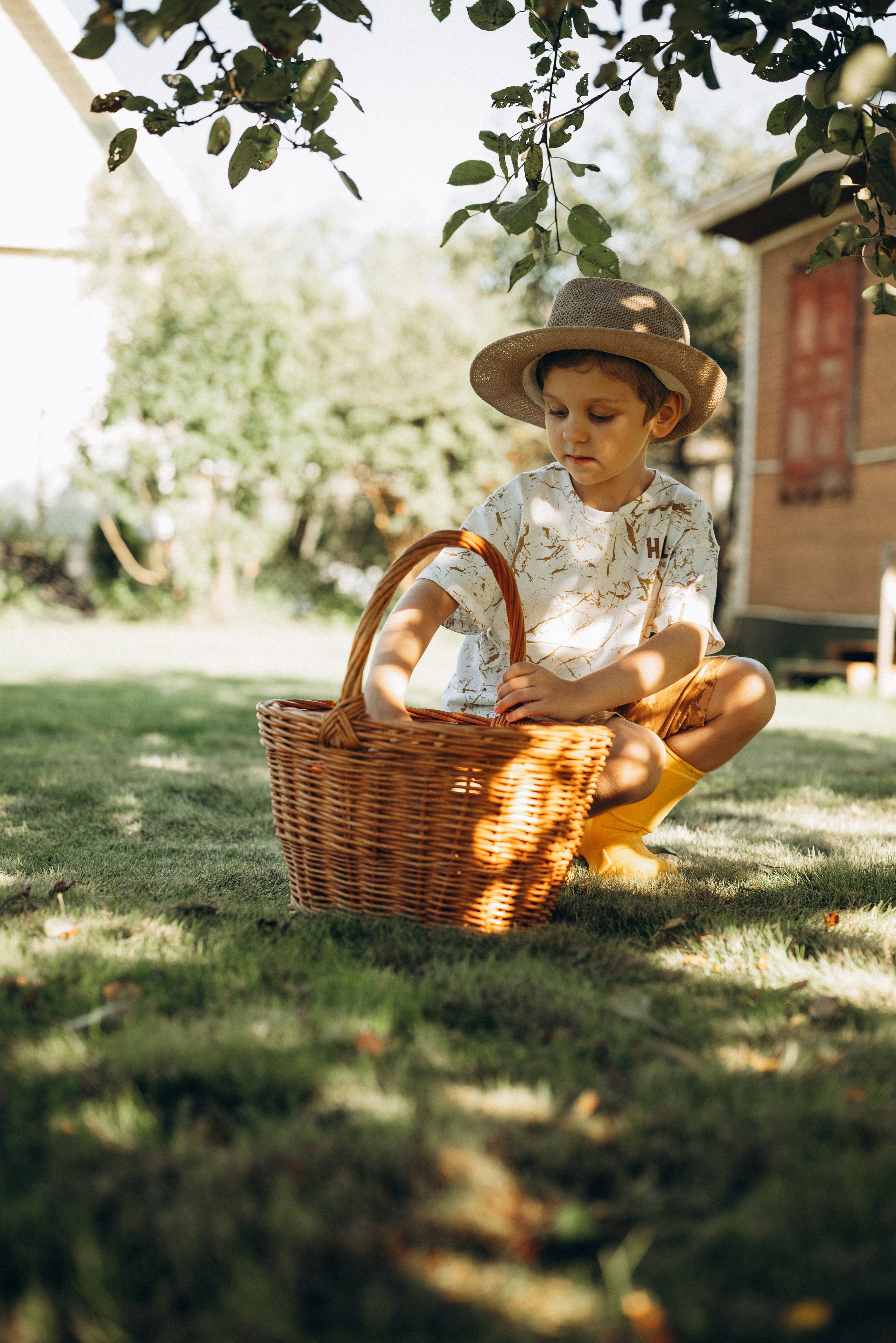 Маленький садовник. Семейный фотограф в Москве Дарья Пузикова