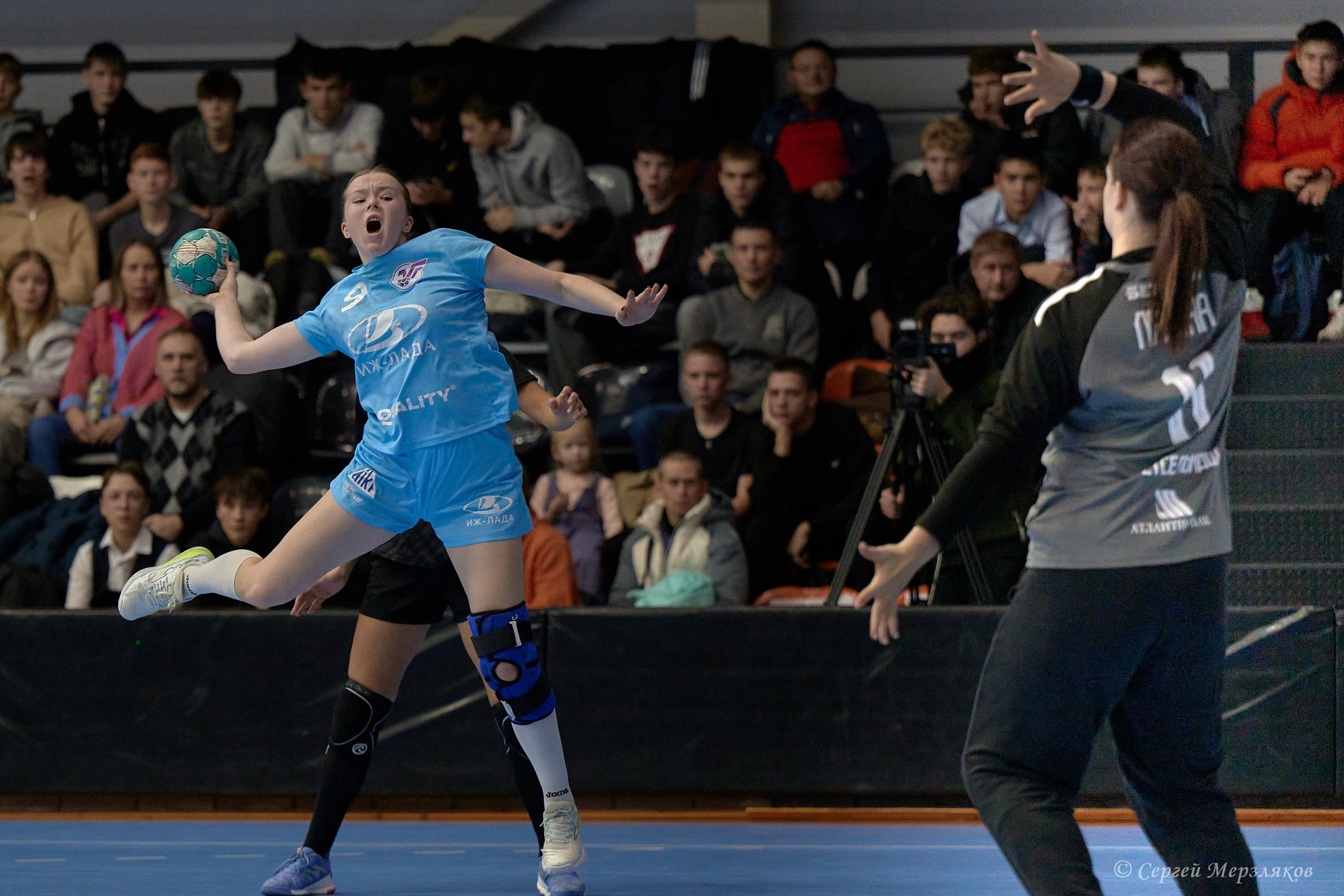 Гандбол. Спортивный репортажный фотограф в Ижевске Сергей Мерзляков
