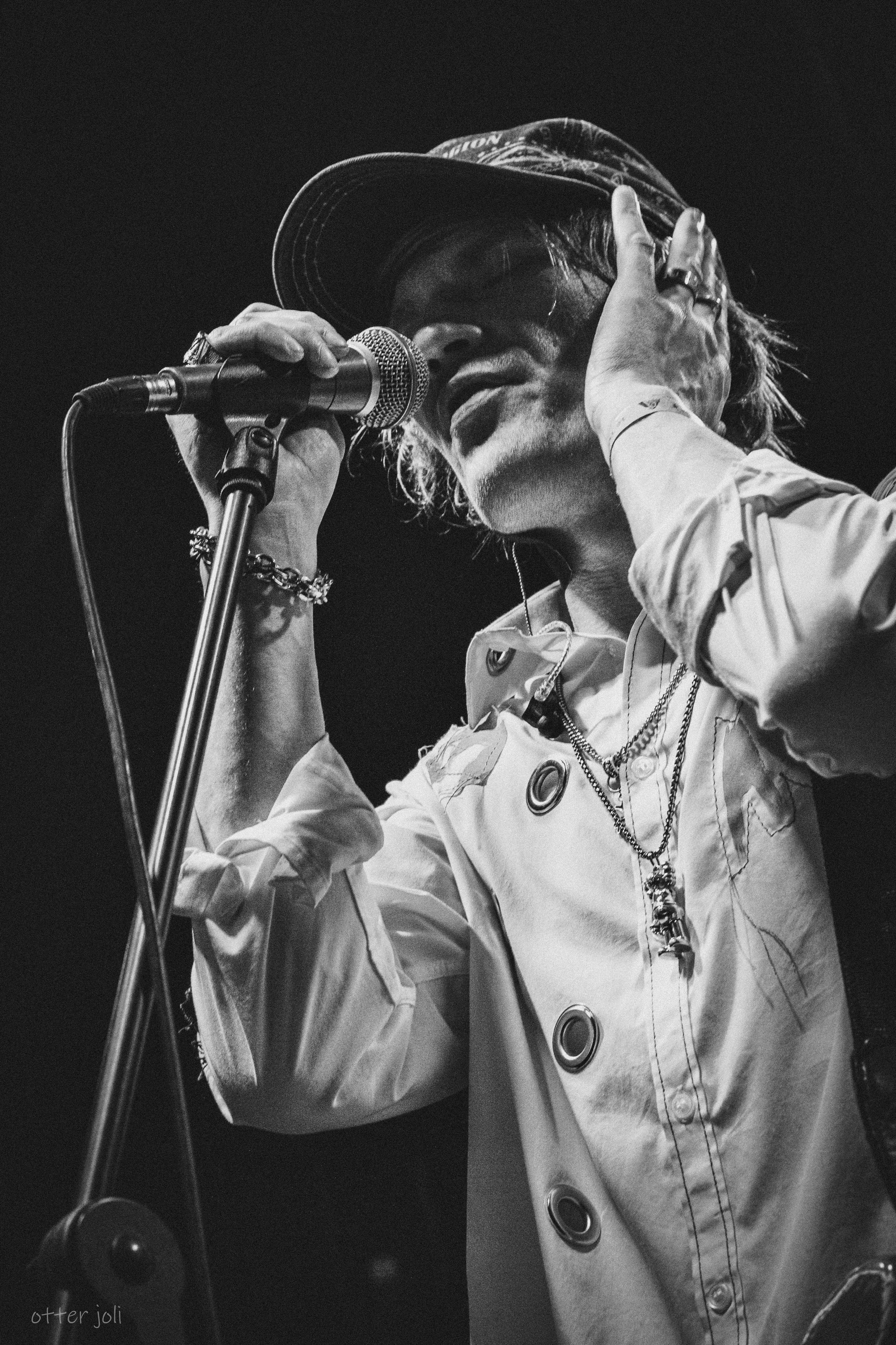 Anzhela Vopit | 16 Тонн Арбат. Концертный репортёр Валерия Сафина