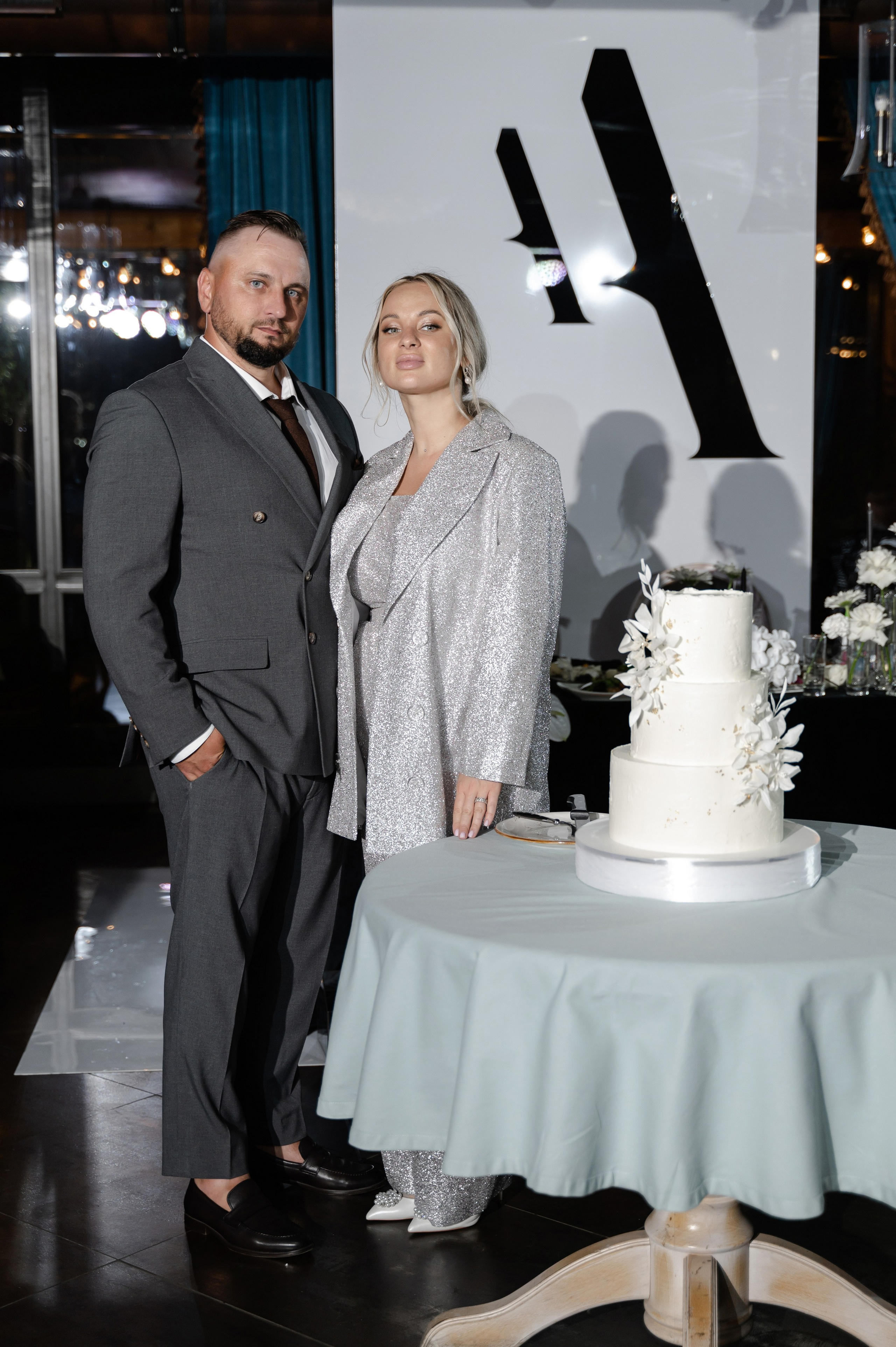 Свадебная фотосессия в отеле Hayat Regency Rostov. Свадебный фотограф в Ростове Максимов Максим