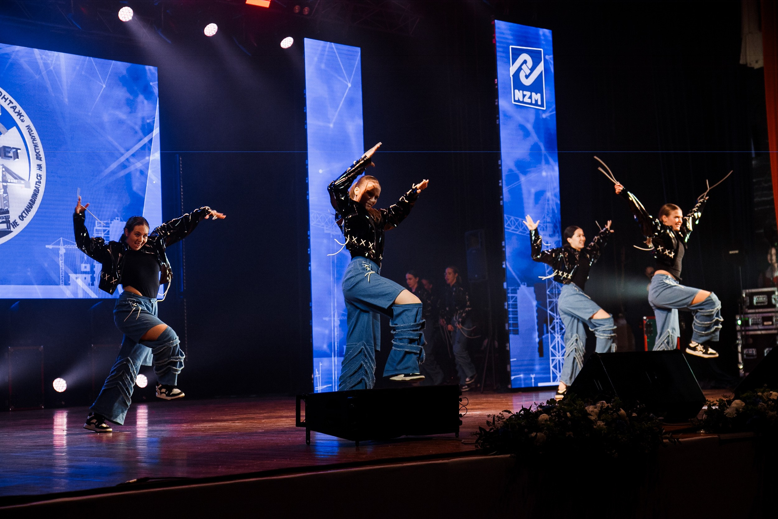 Юбилей фирмы «НЕФТЕЗАВОДМОНТАЖ». Свадебный и детский фотограф в Волгограде Слава Белов