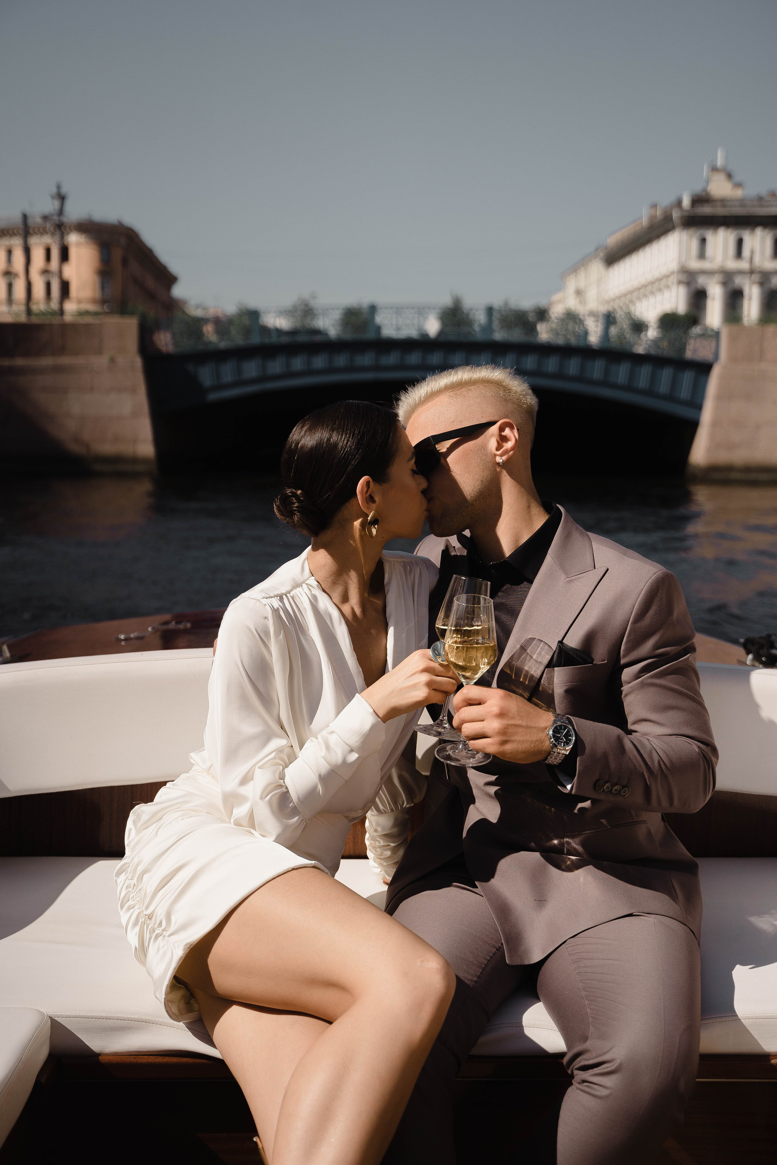 Прогулка на катере. Свадебный фотограф Казань Анастасия Доле