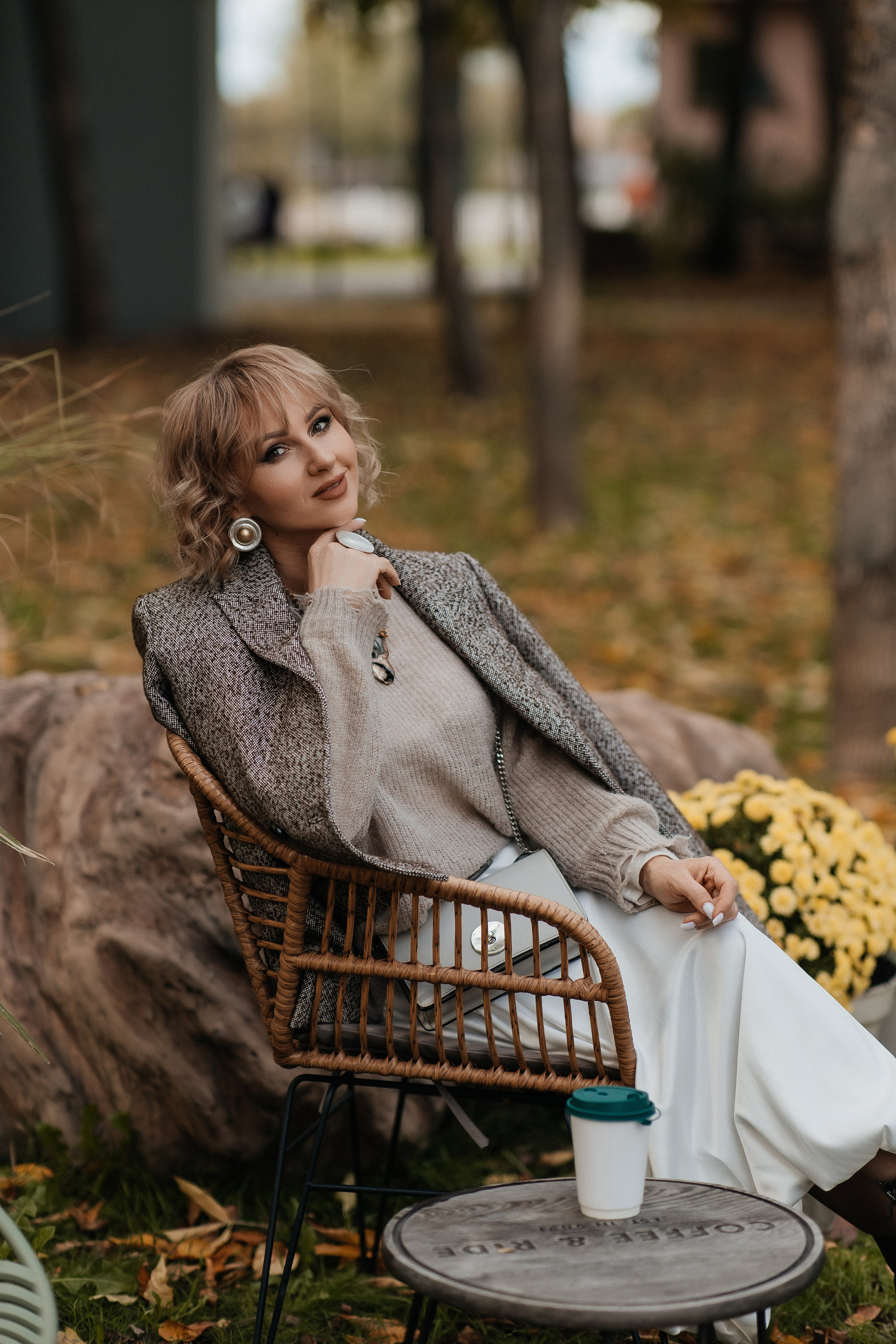 Маша и осень