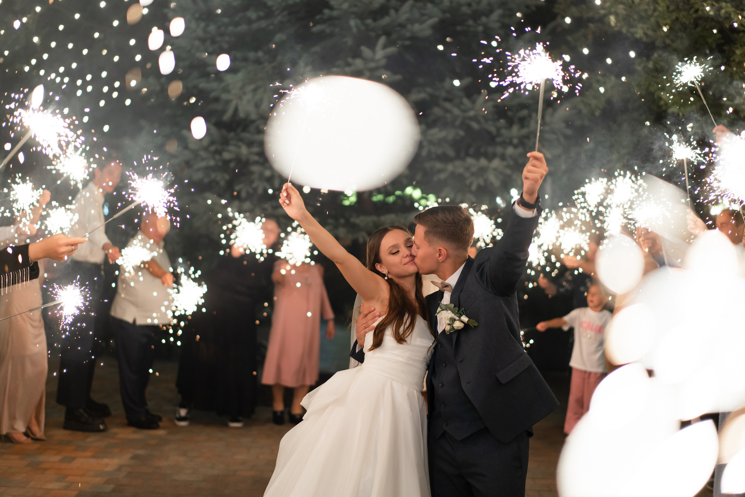 Свадебная фотосессия в Москве. Фотосъёмка в усадьбе Царицыно. Свадебный фотограф Вера Климова