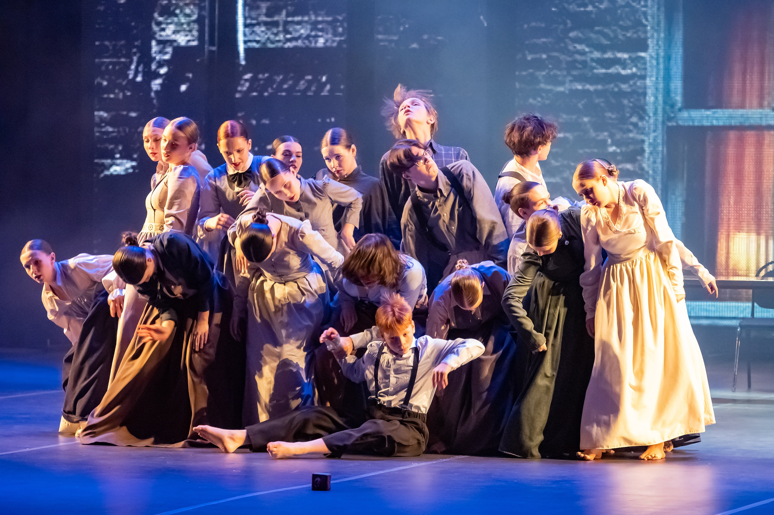 Концерт «Пространные танцы». Репортажный, семейный и детский фотограф в Пензе и Заречном Арина Ермилова. Картины барельеф на заказ