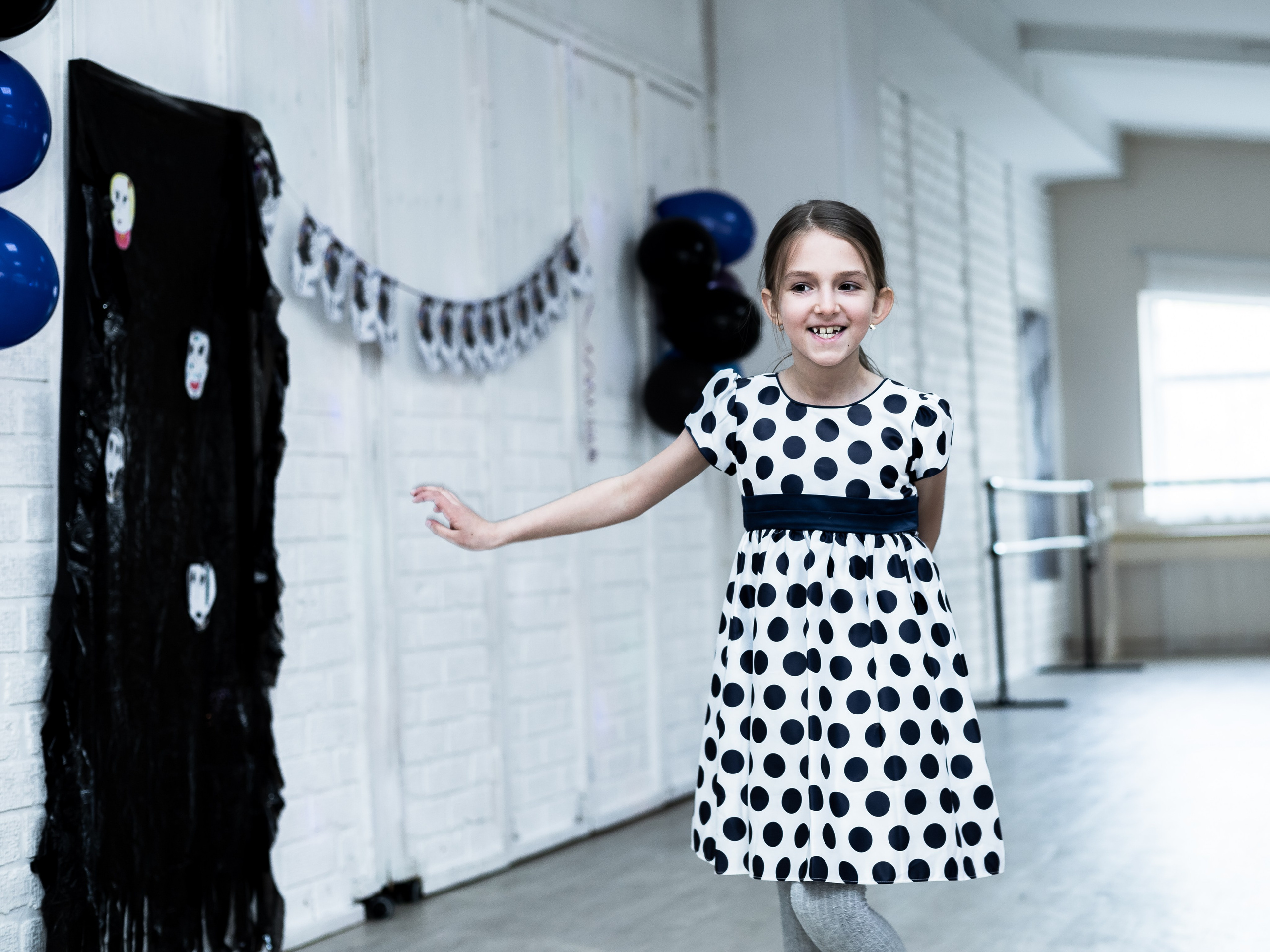 Фееричная вечеринка по мотивам легендарного сериала Wednesday. Школа для девочек во Владивостоке — Само Совершенство