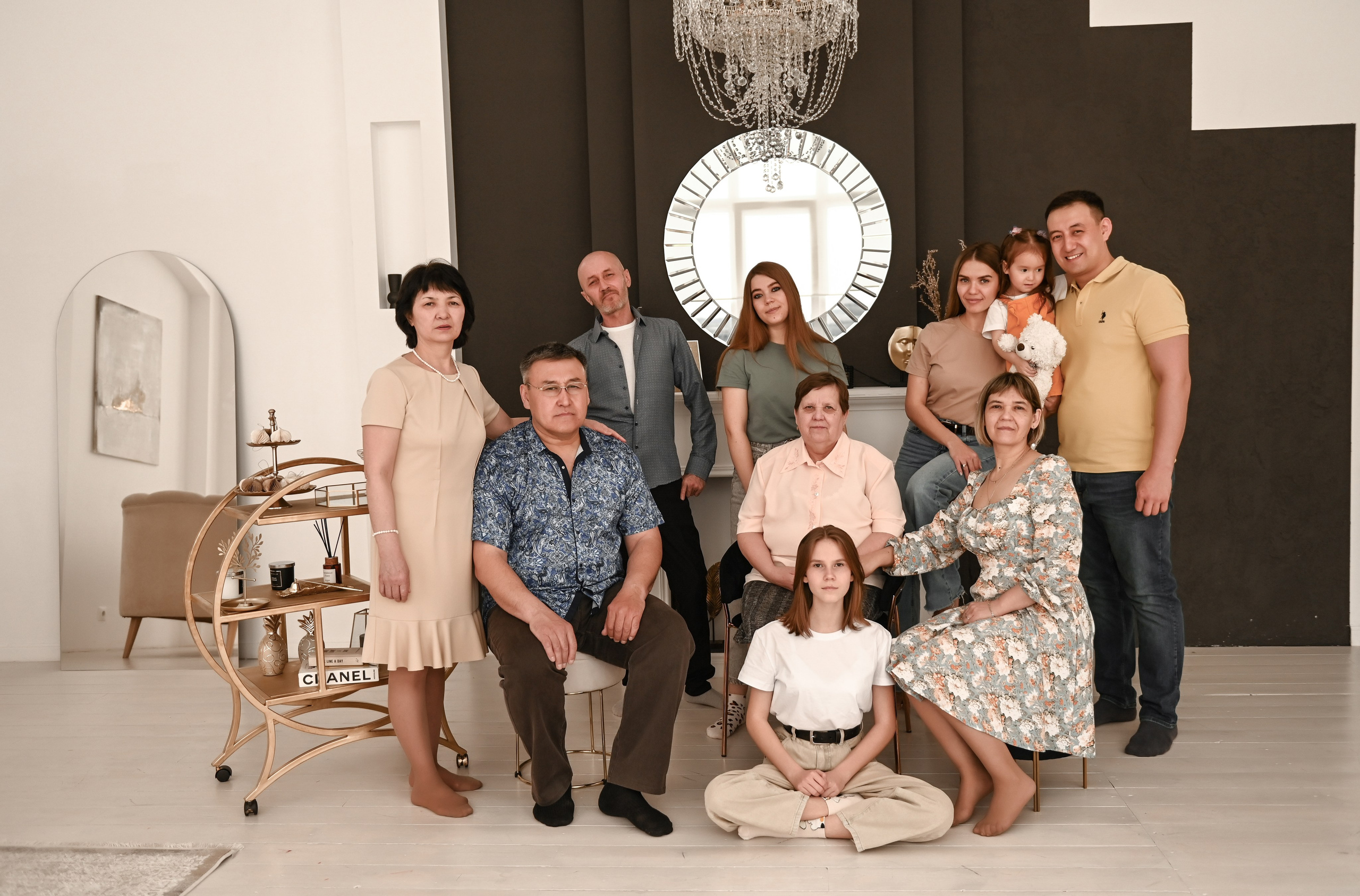 Семейная студийная  фотосессия 2. Свадебный, семейный, детский, контент фотограф в Омске Максим Ильин