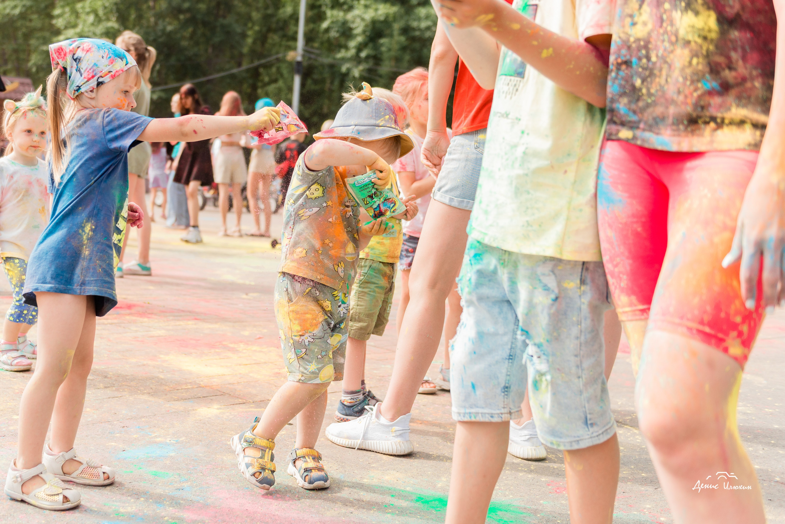 Краски Холи в Комсомольском Парке 2023. Детский фотограф, семейный фотограф и репортажи в Кемерово