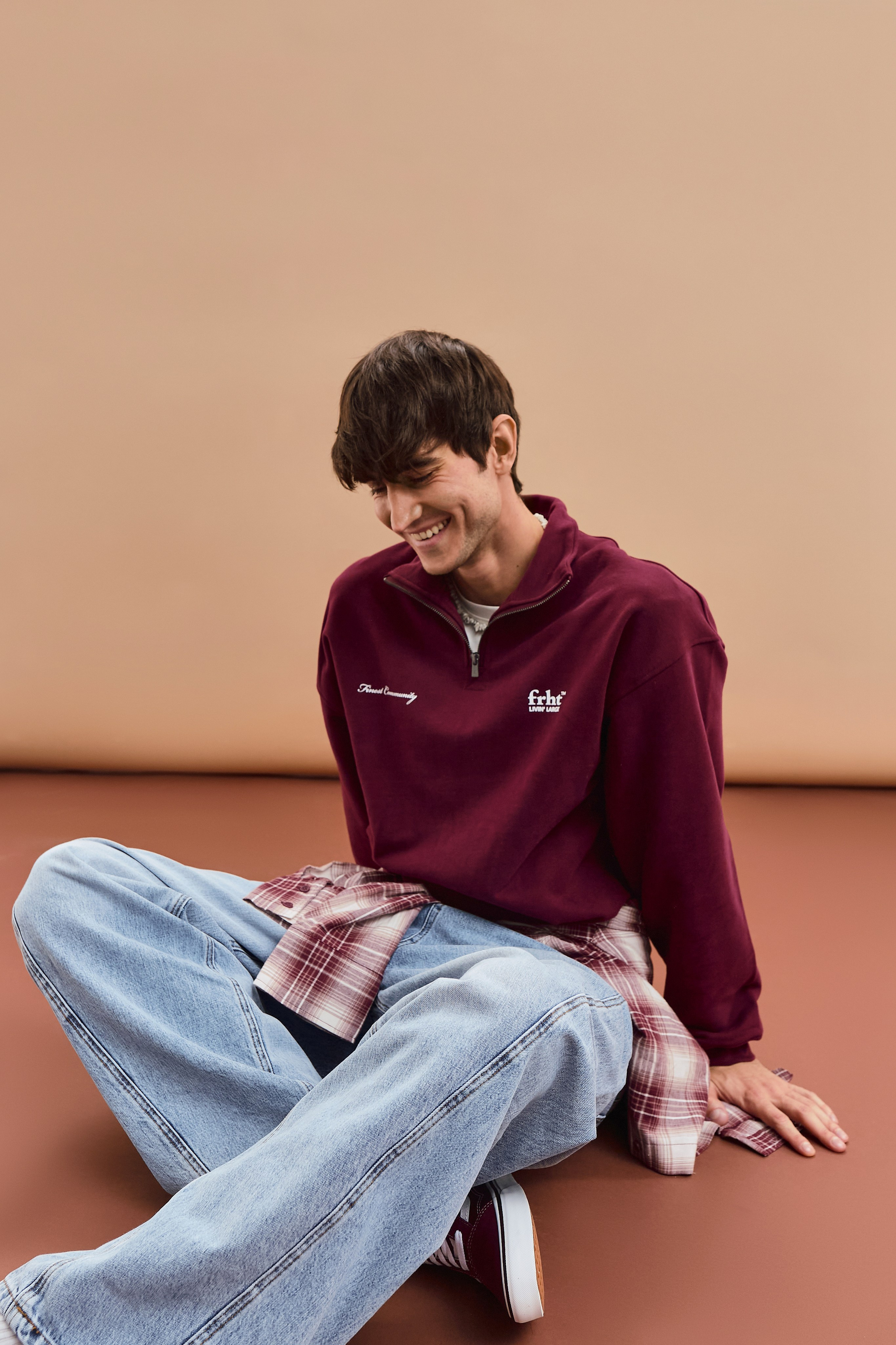 На бумажном фоне. Фотограф Москва| Вероника Полуэктова