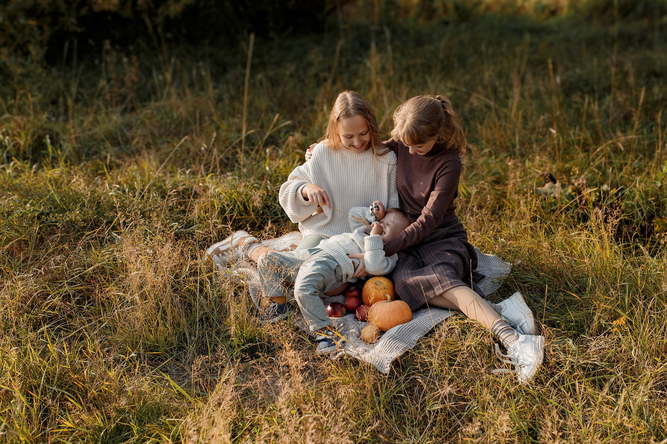 Мама Таня и ее дети. Семейный и женский фотограф в городе Тюмень