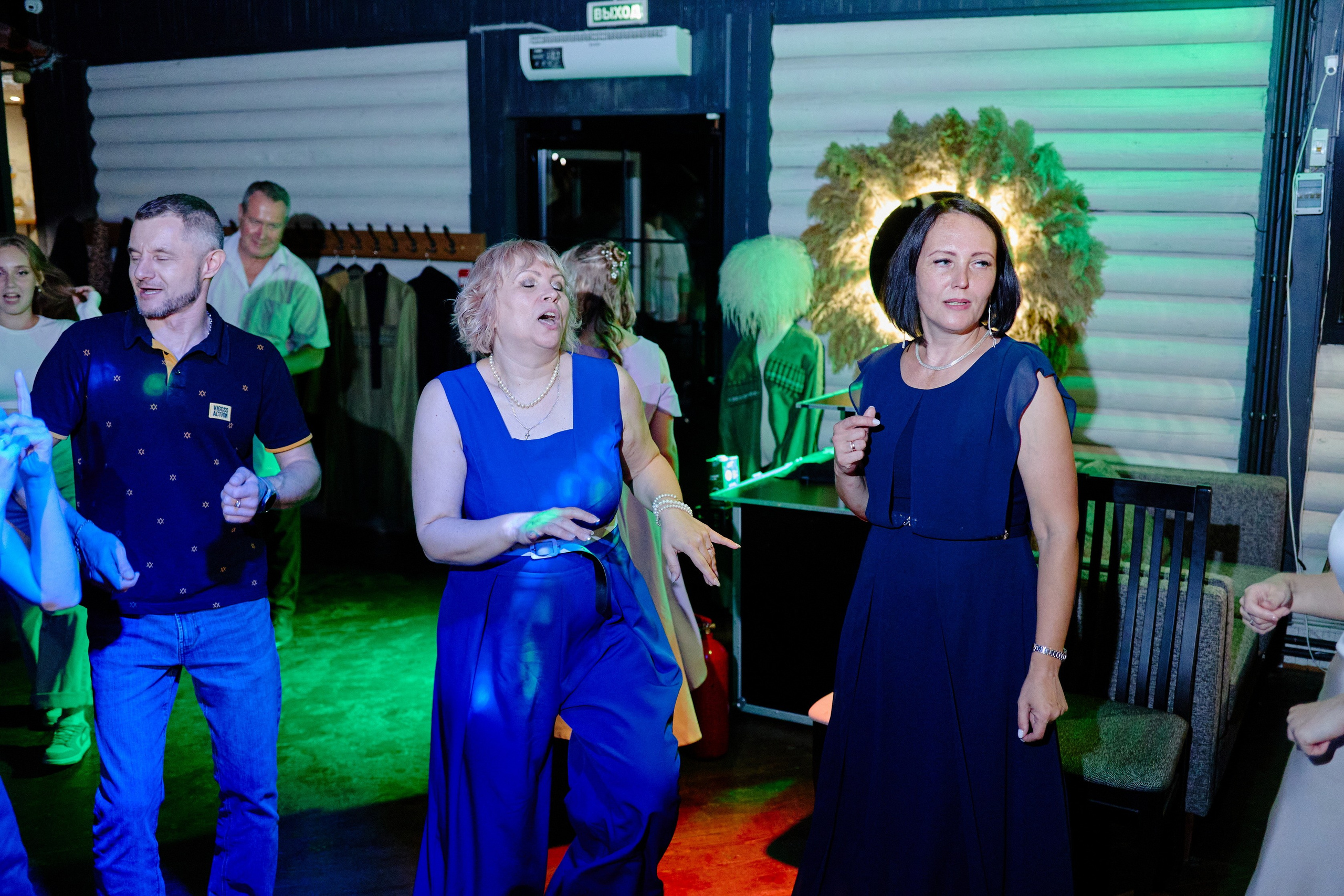 Выпускной 35 Сош. Фотограф Выпускные альбомы Таганрог Сергей Коробченко