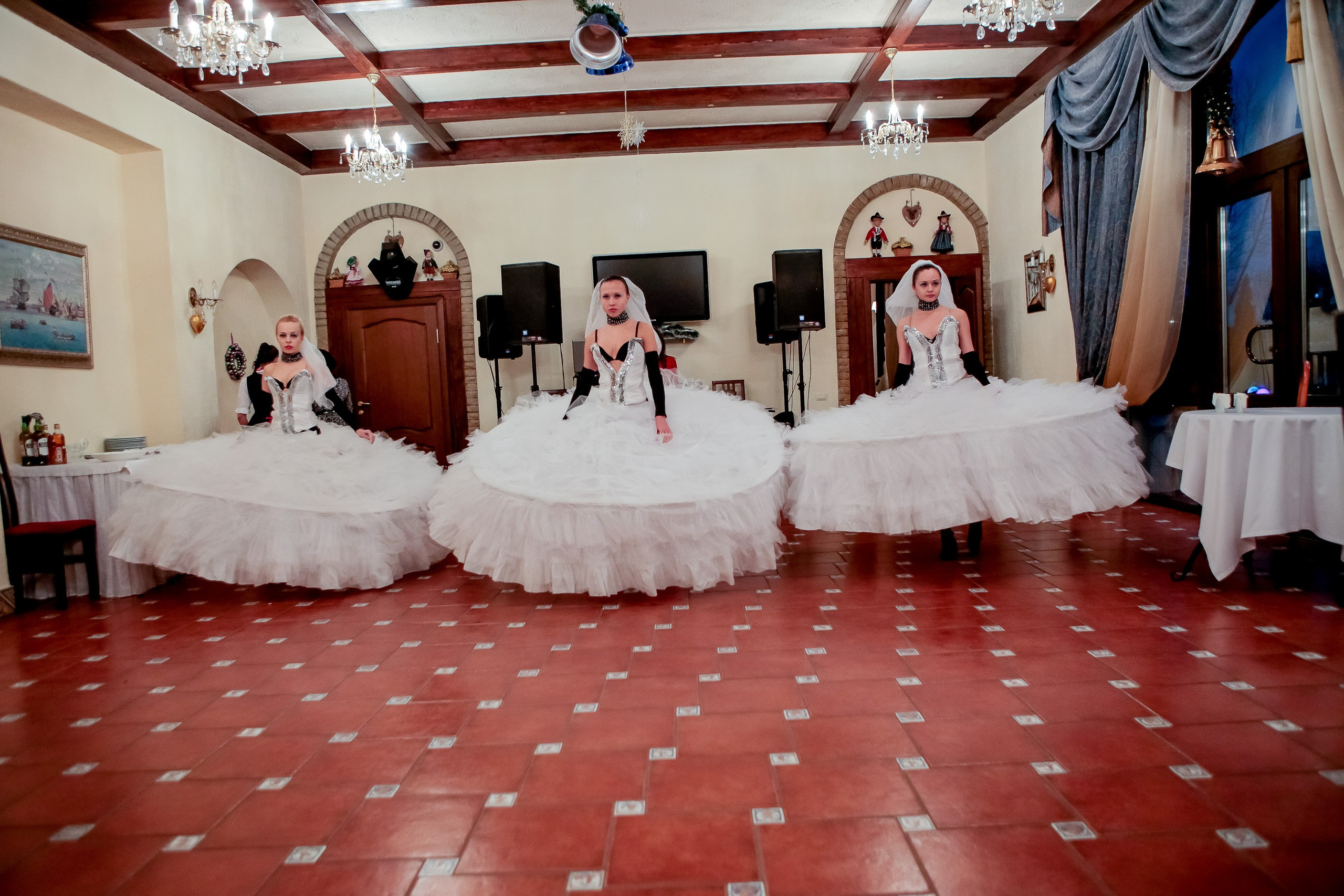 Корпоратив. Max Matvich and Victoria Basova are professionals in their field