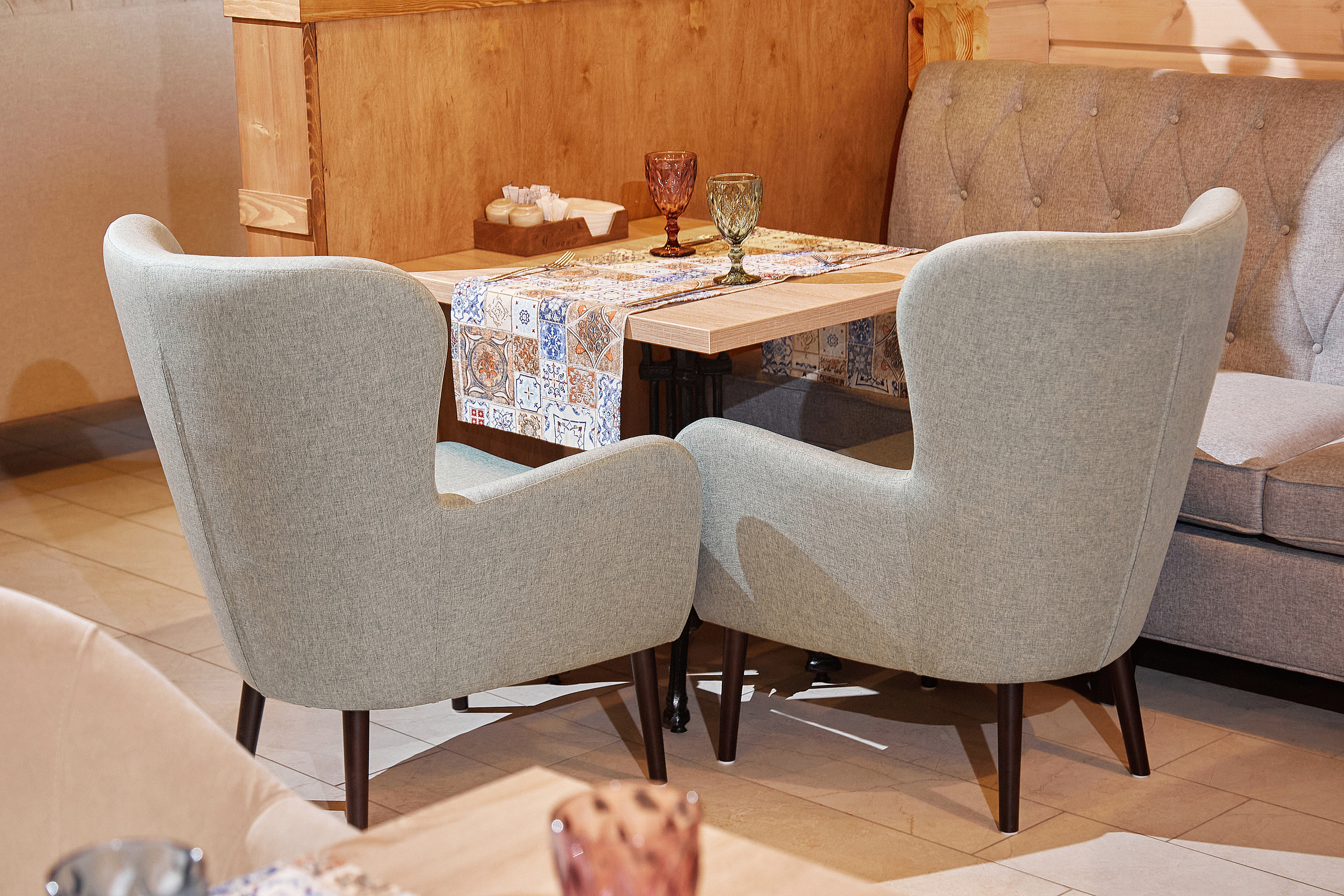 Интерьерная съемка мебели для загородного отеля «АвиаБаза». Фотограф Иван Богданов Москва Волгоград Камышин