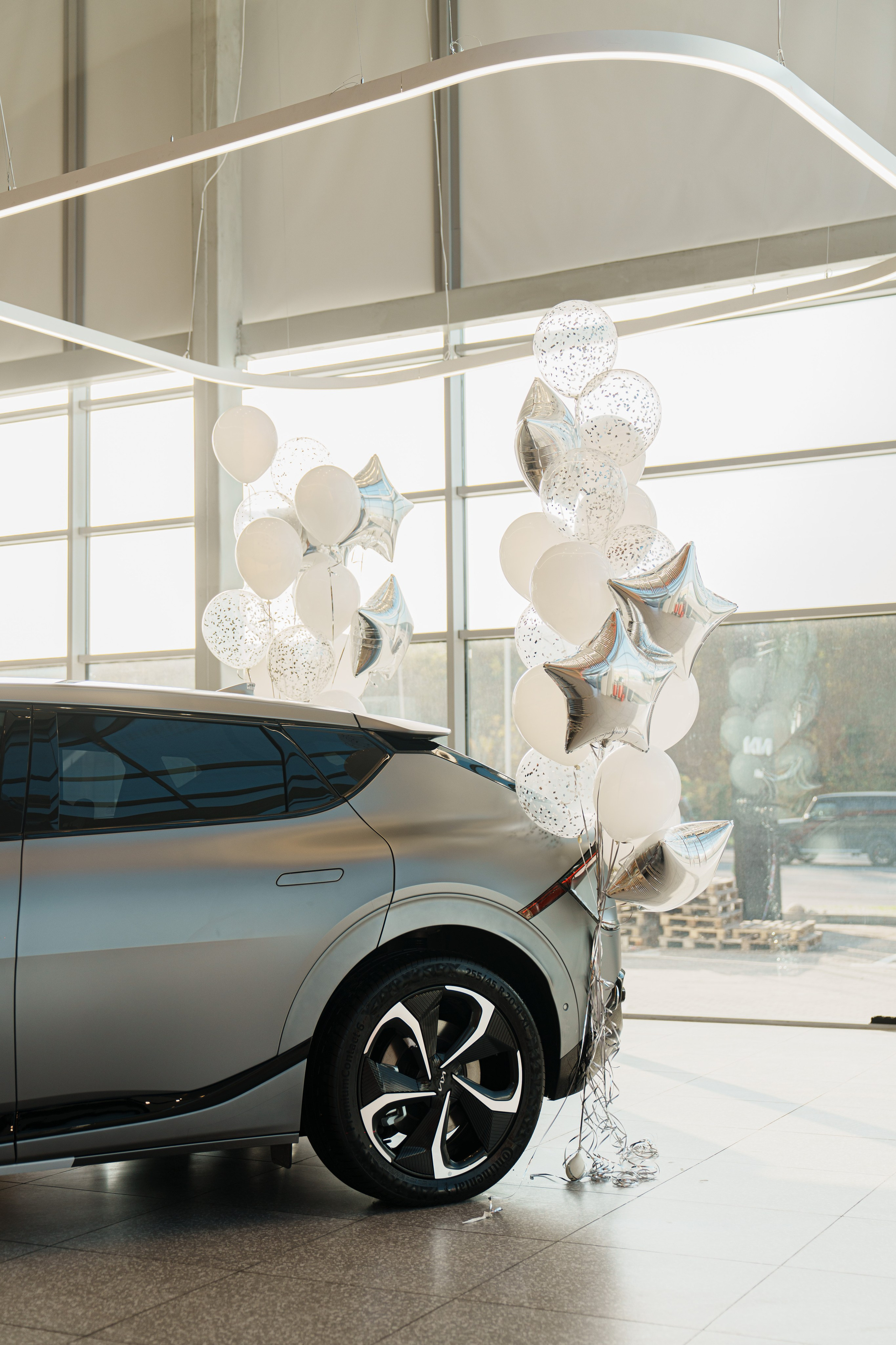 Kia EV6 Вручение Евгений Чебаткову. Фотограф TAULAN_1