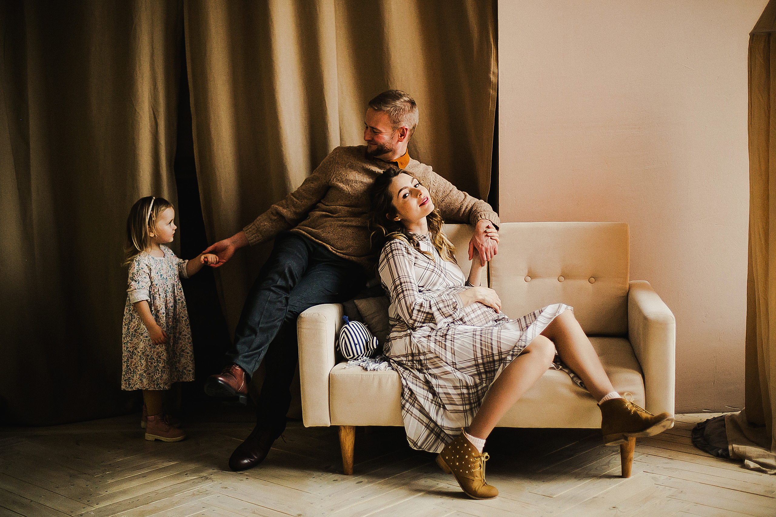 Мила и родители, время волшебства. Фотограф Полина Егорова город Тюмень