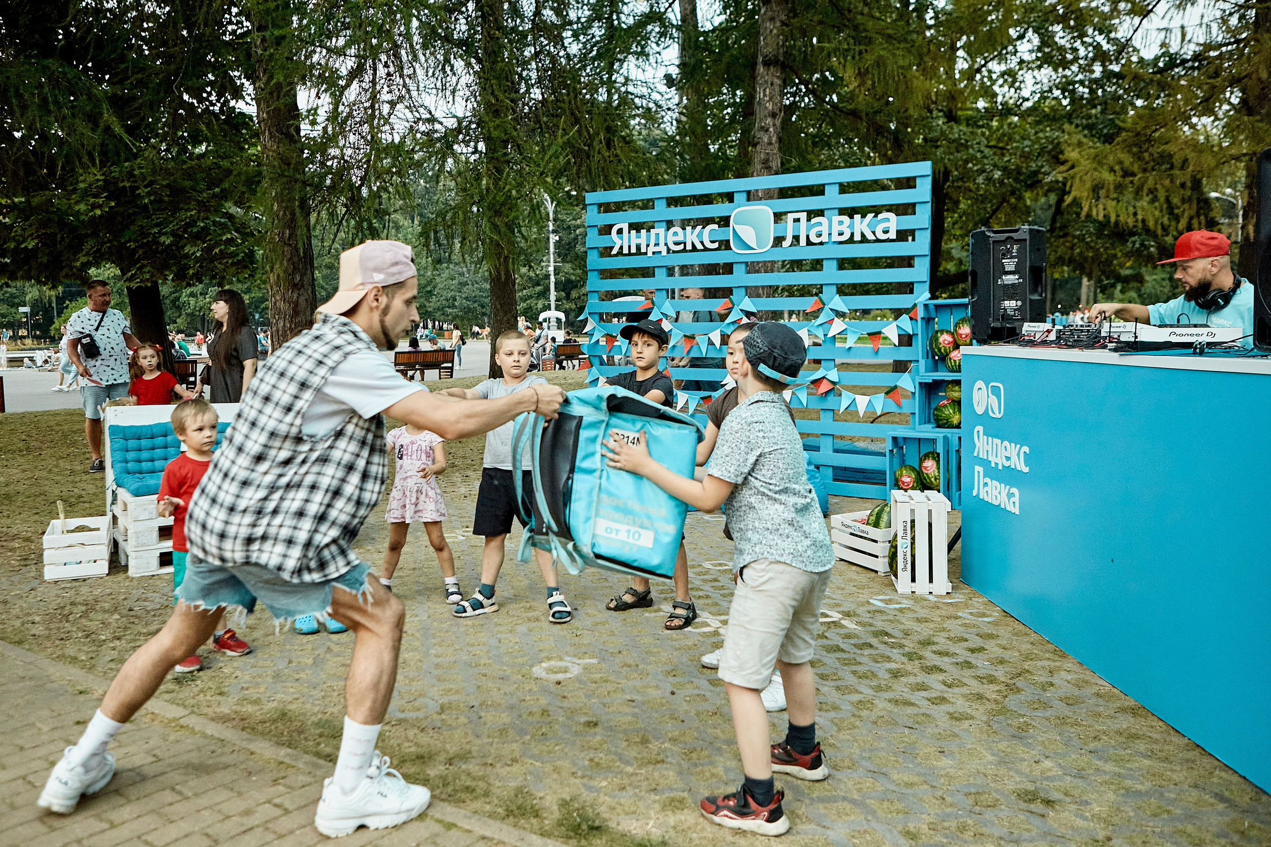 ЯНДЕКС ЛАВКА «АРБУЗНАЯ ФЕЕРИЯ». Фотограф Андрей Егоров
