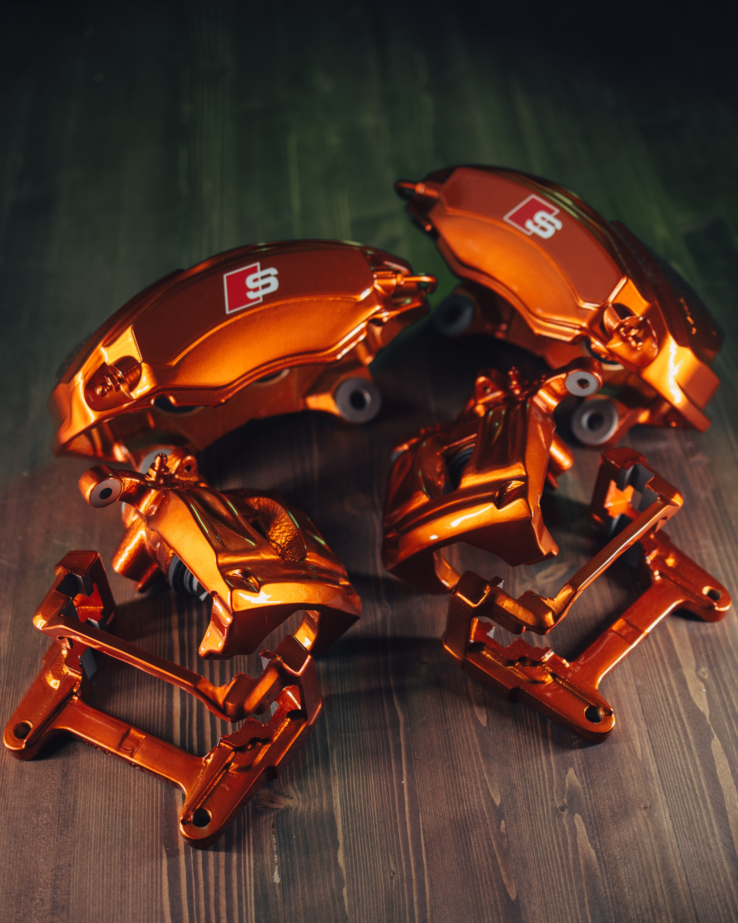 Audi A6 2 раза поменяла цвет, оклейка с проемами в зеленый и преклейка в серый. DeLorein