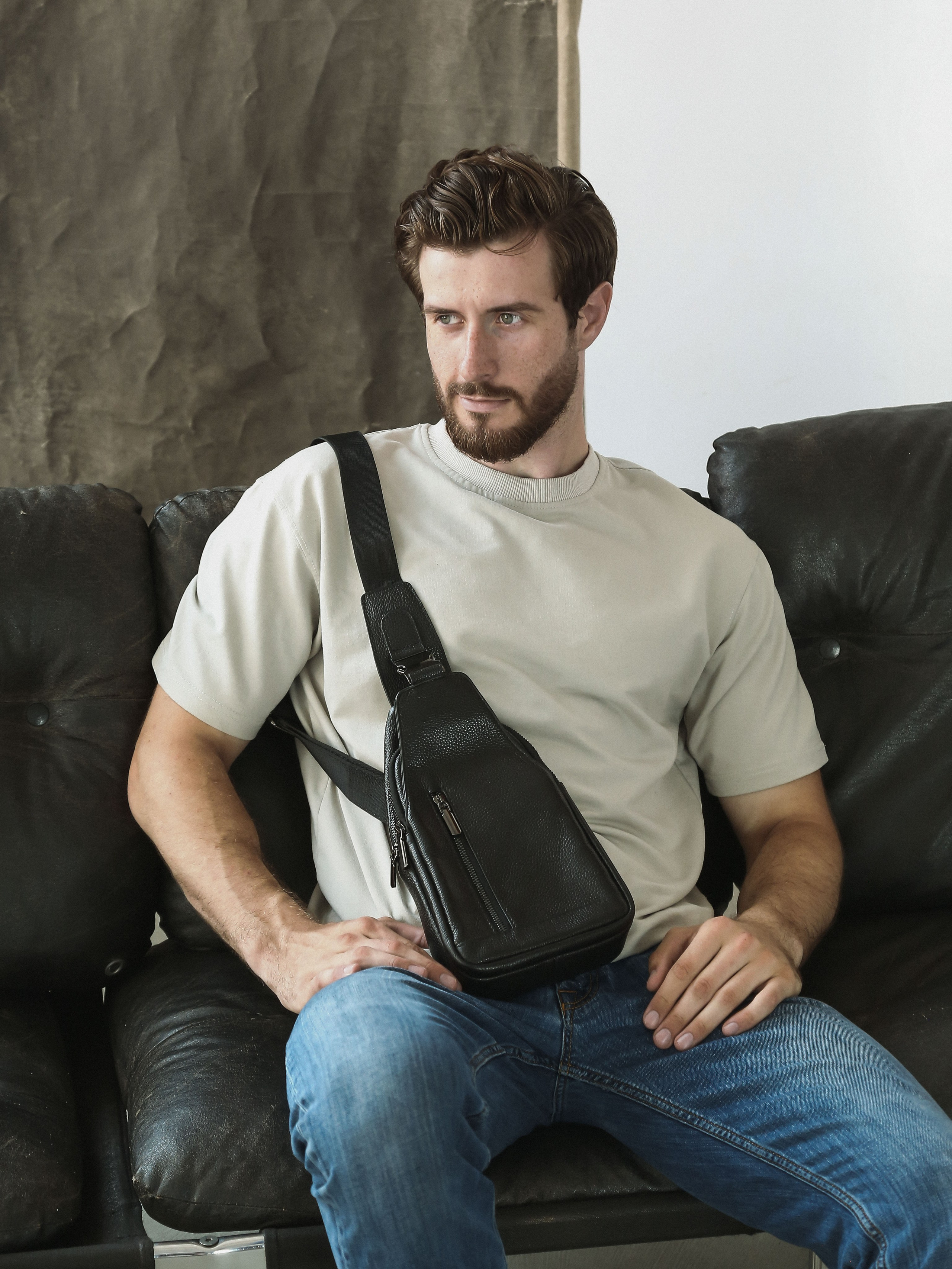 Коммерческая фотосессия мужских сумок для маркетплейсов и социальных сетей. Fashion фотограф в Санкт-Петербурге Савинова Ирина