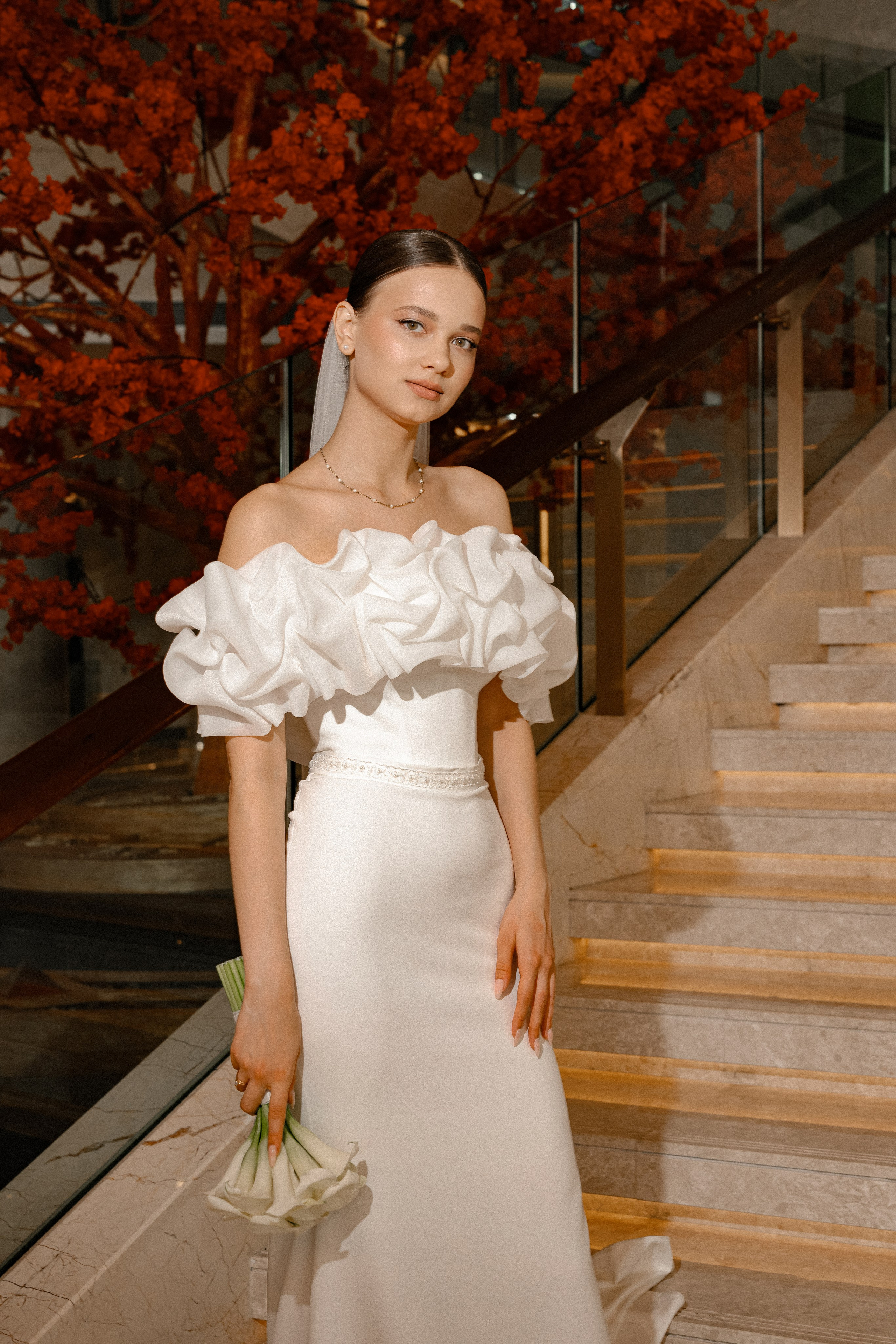 Свадебная фотосессия в Бутырском ЗАГС (Дворец Бракосочетания № 4) и прогулка в отеле Solux (Солюкс)