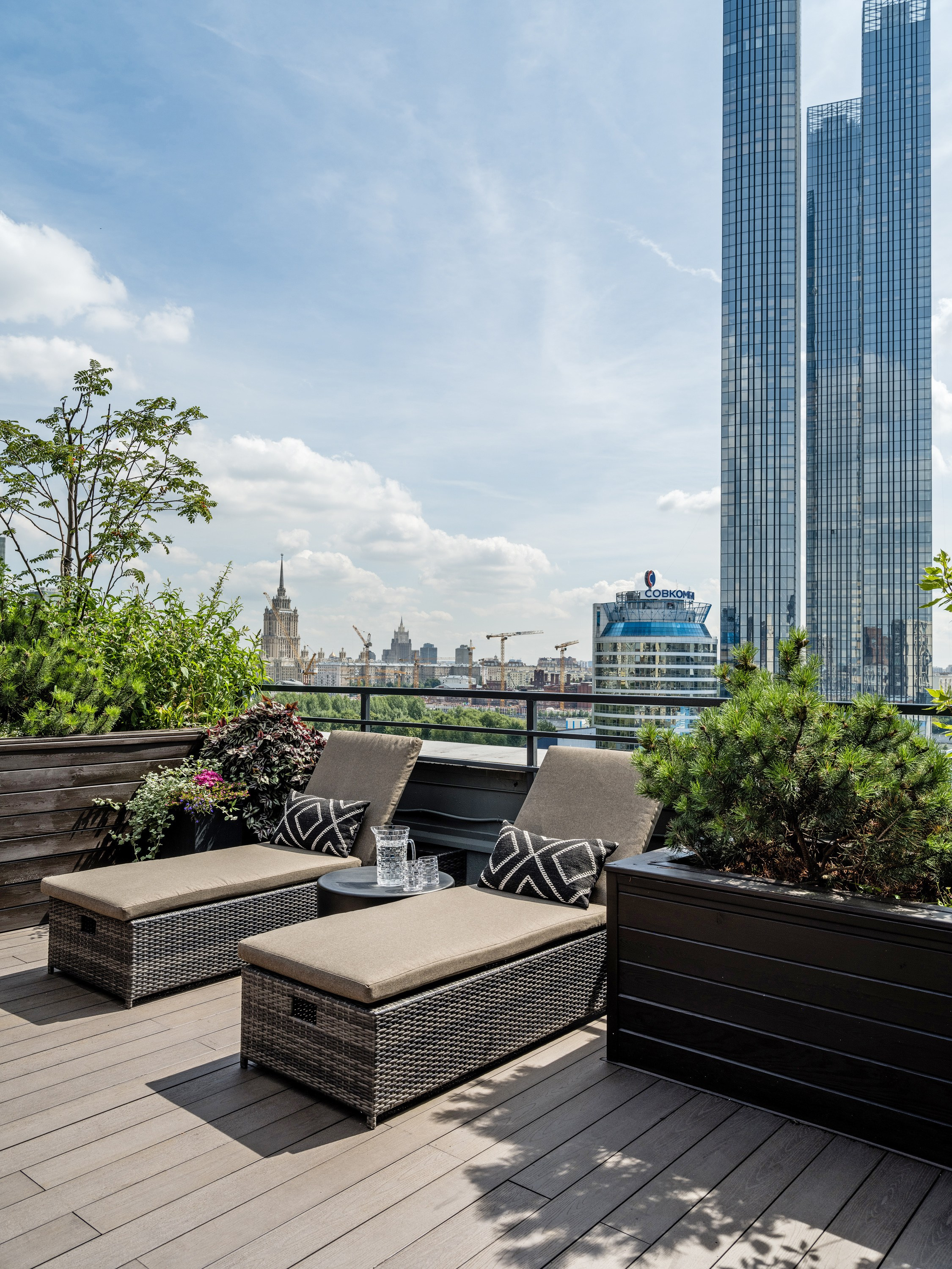 Терраса на эксплуатируемой кровле в Москве