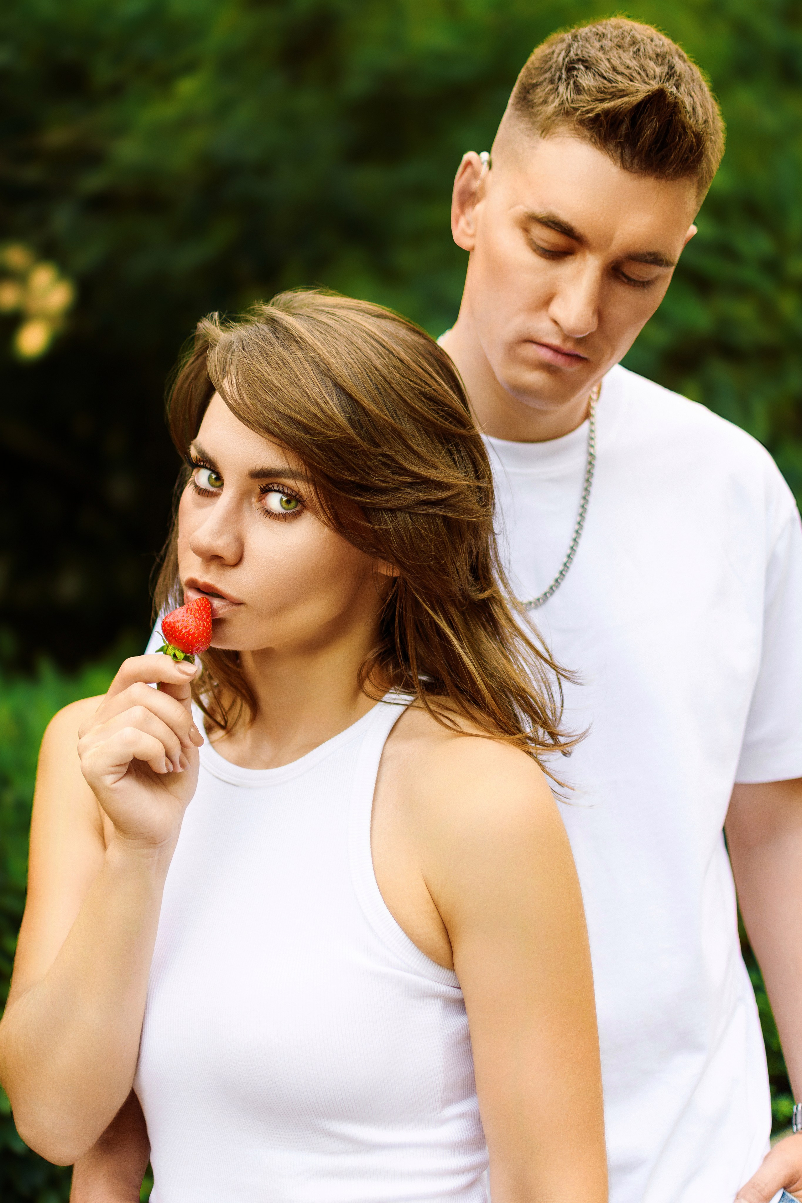 Фото идеи для фотосессии девушки и парня на улице в Москве