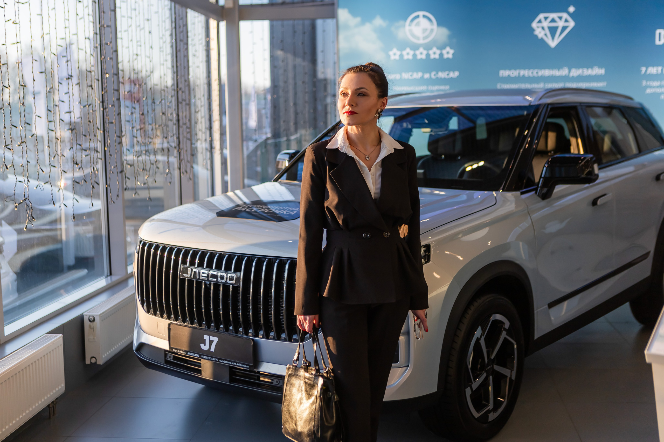 Рекламная фотосессия в ДЦ OMODA и JAECOO в Коломне. Фотограф в Коломне, Рязани, Москве. Готовность фото на следующий день