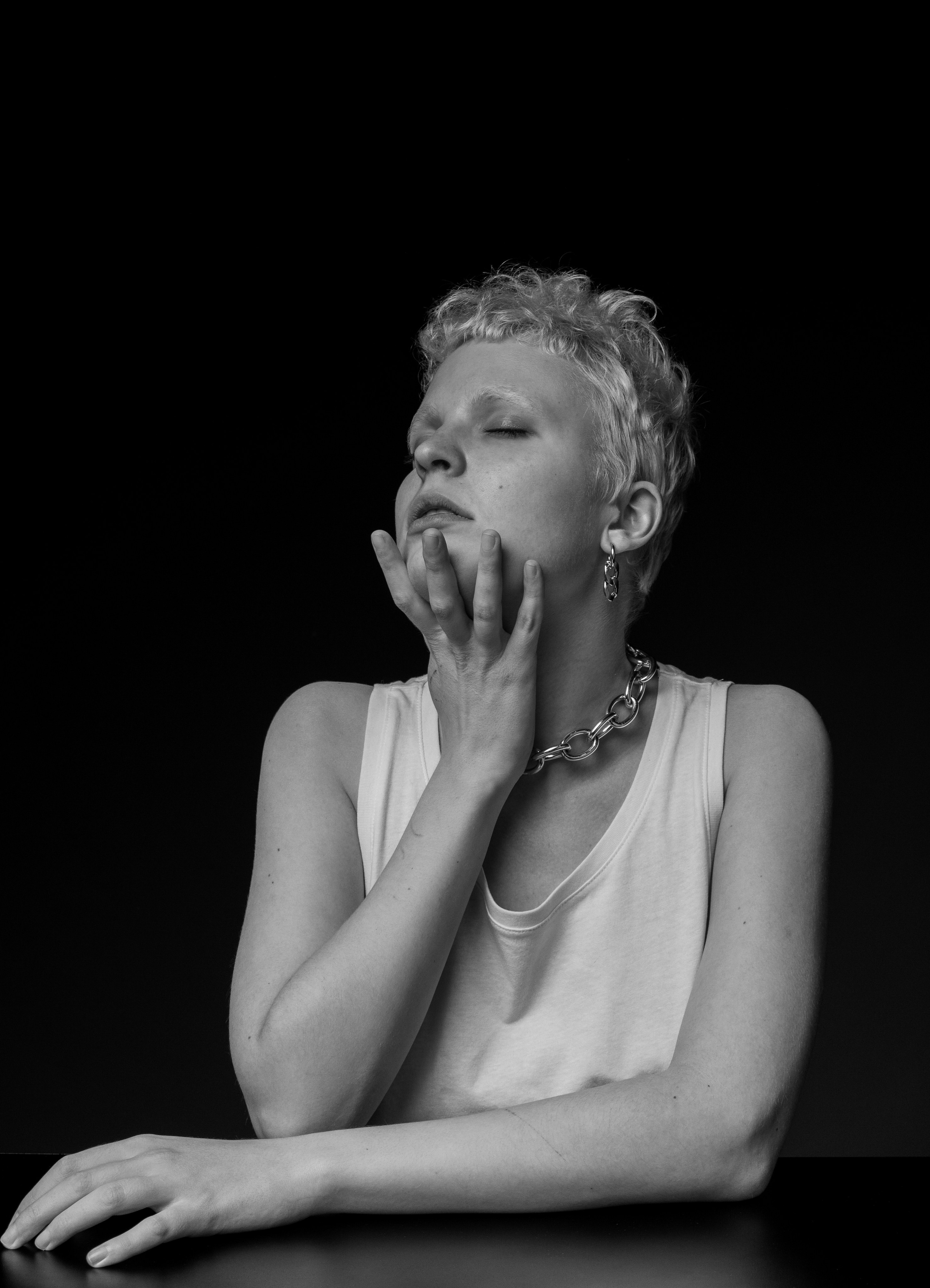 Эмоциональный портрет в Краснодаре. AI Фотограф Краснодар: мужские и женские фотосессии, стилизация съемки. Нейро-фотосессии онлайн