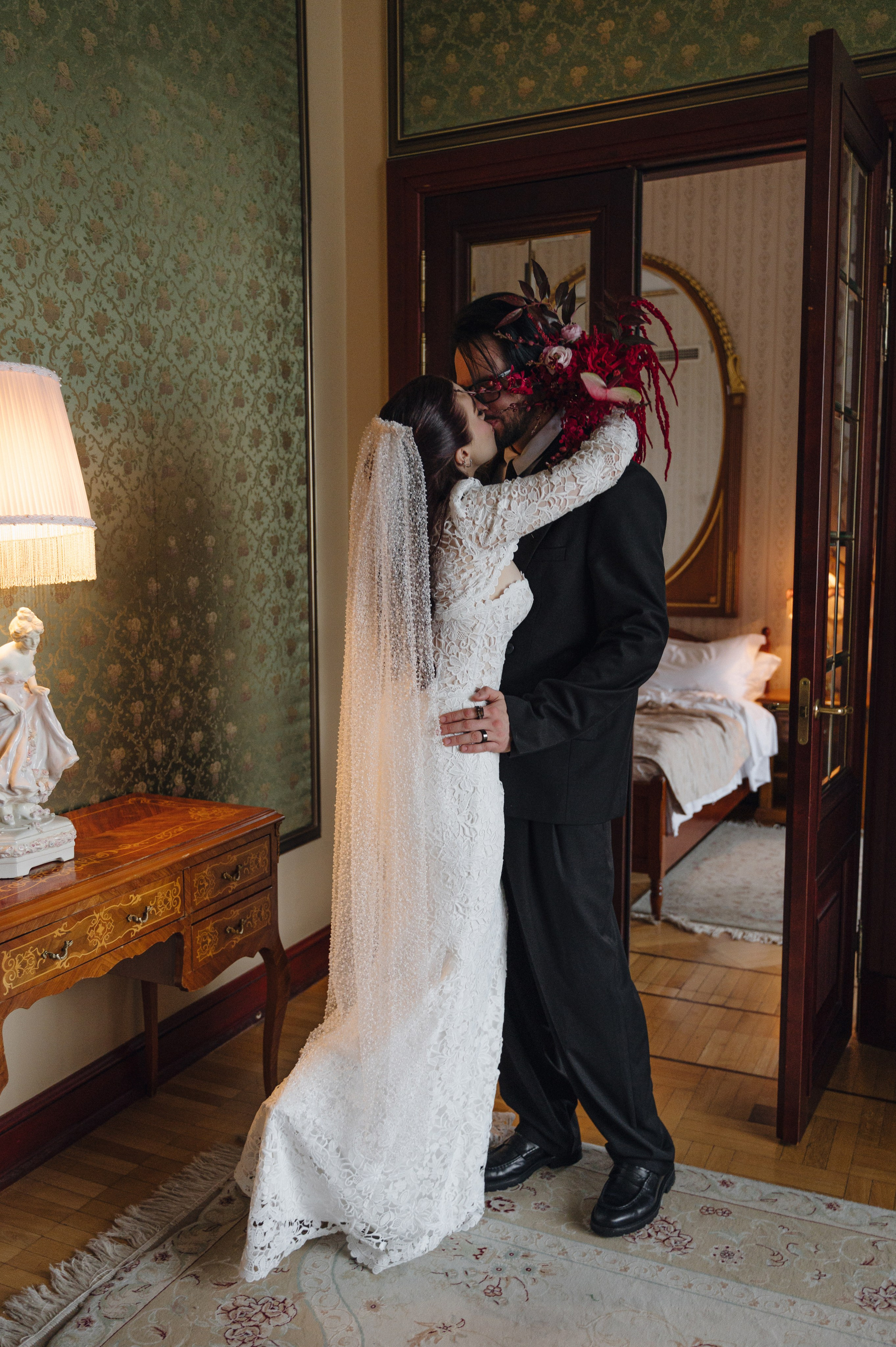 Денис и Анастасия. Метрополь и Особняк Спиридонова. Свадебный фотограф Москва и Санкт-Петербург. Анастасия Чудина