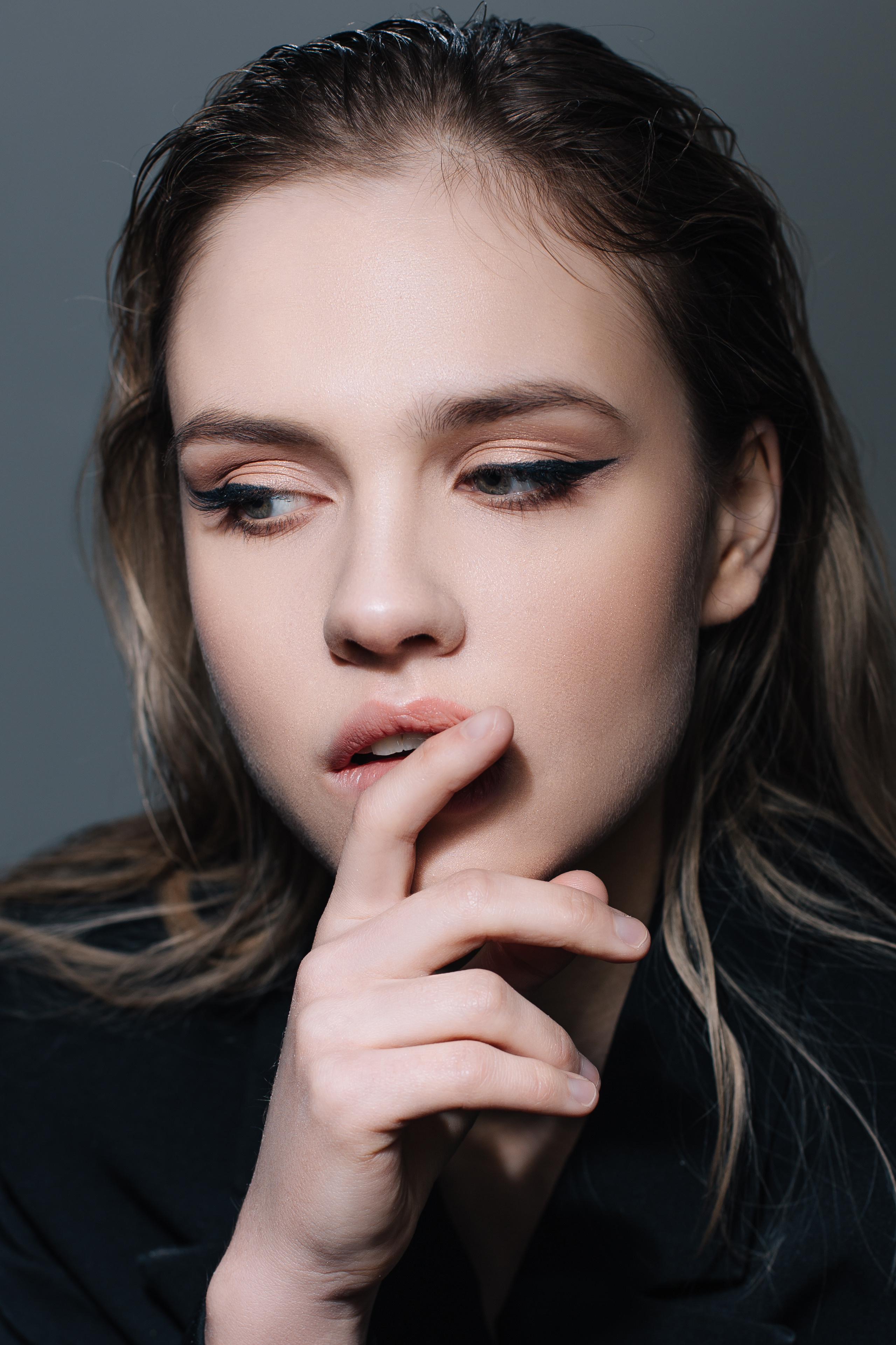 Черно-белый портрет девушки. Brand и контент фотограф