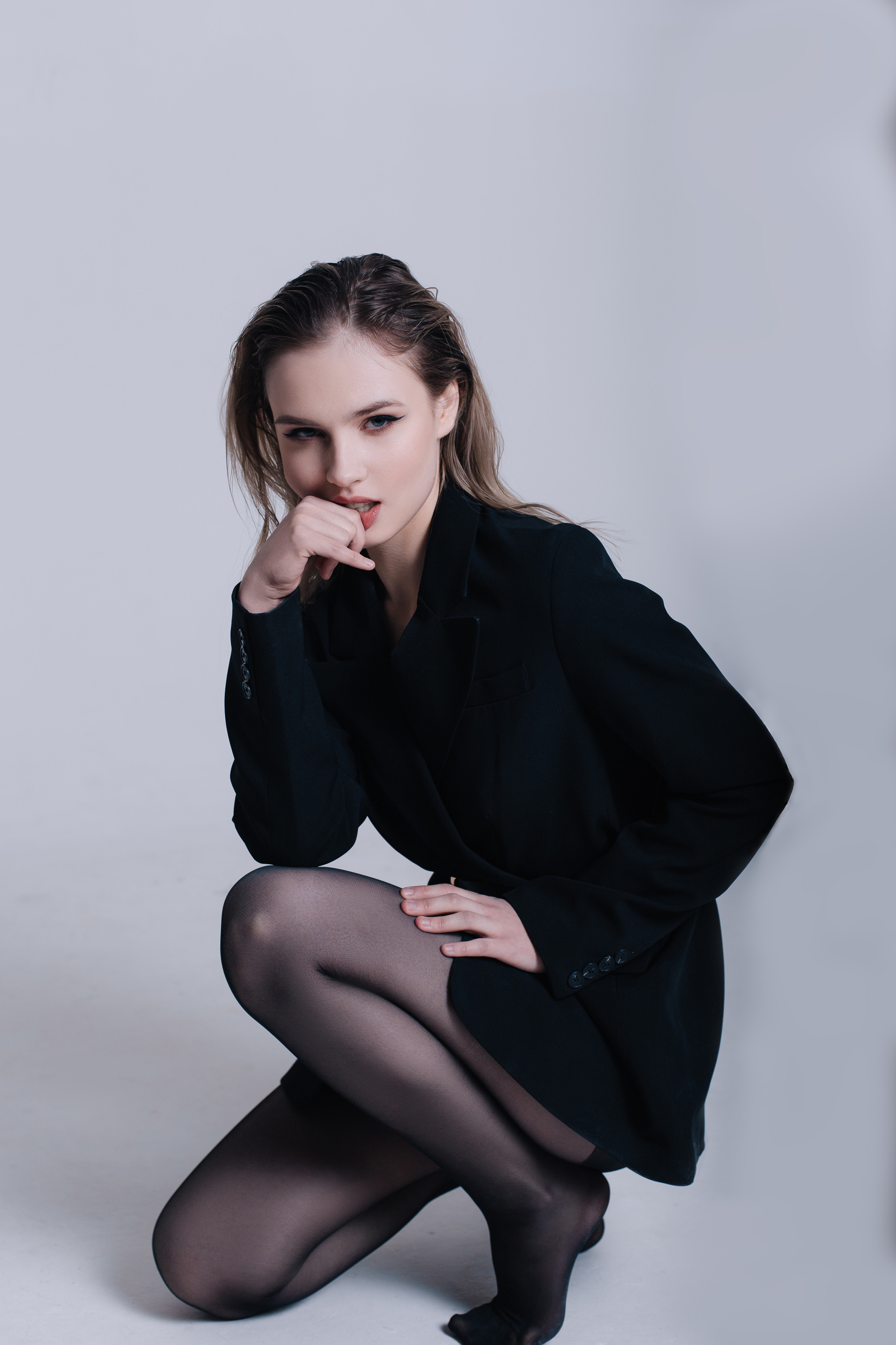 Черно-белый портрет девушки. Brand и контент фотограф