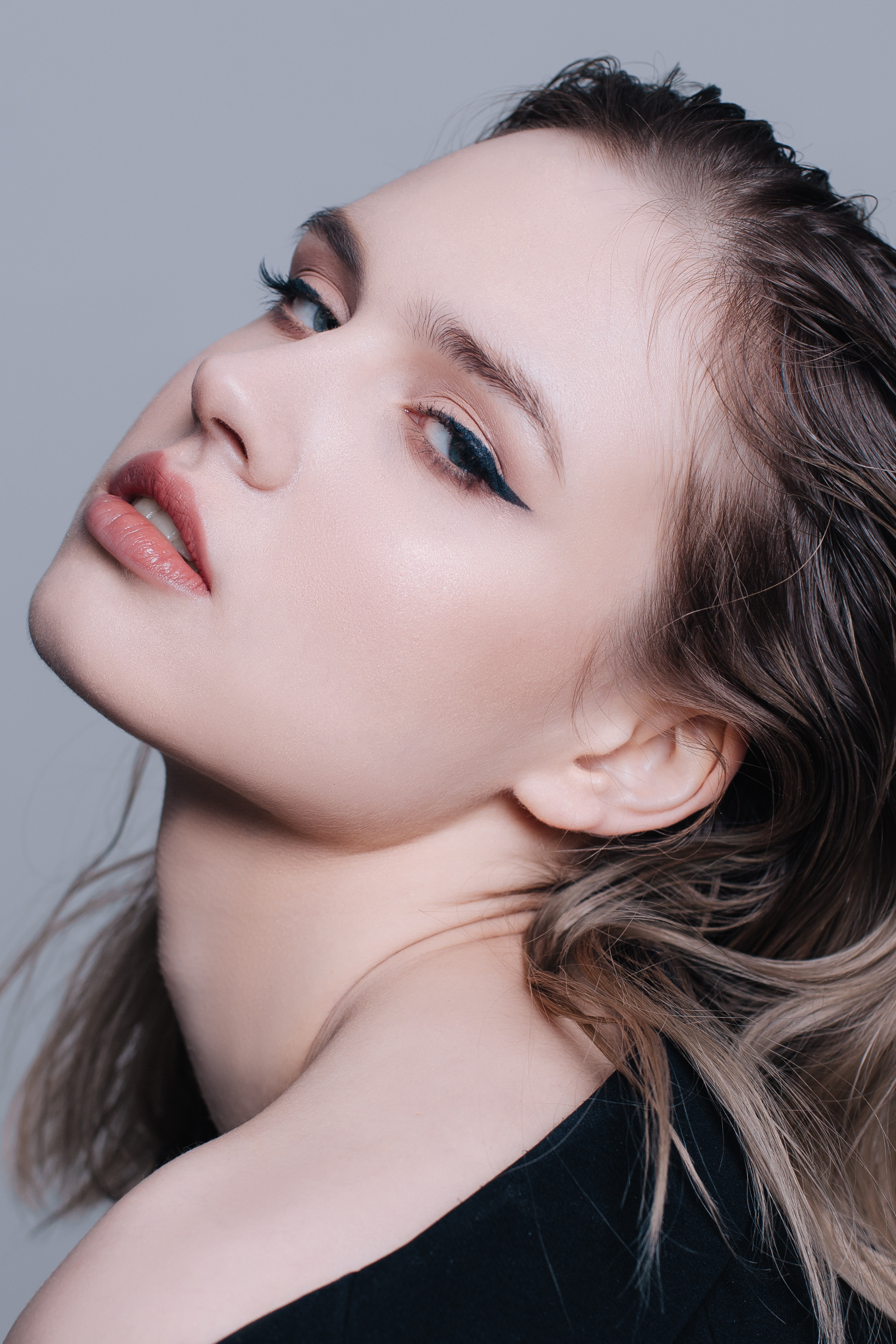 Черно-белый портрет девушки. Brand и контент фотограф