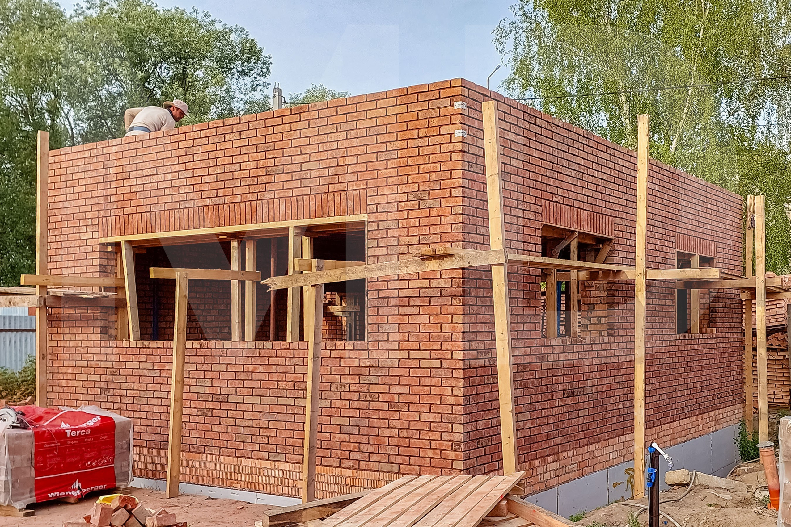 Оконные проёмы при кладке стен гаража — проект МД-001