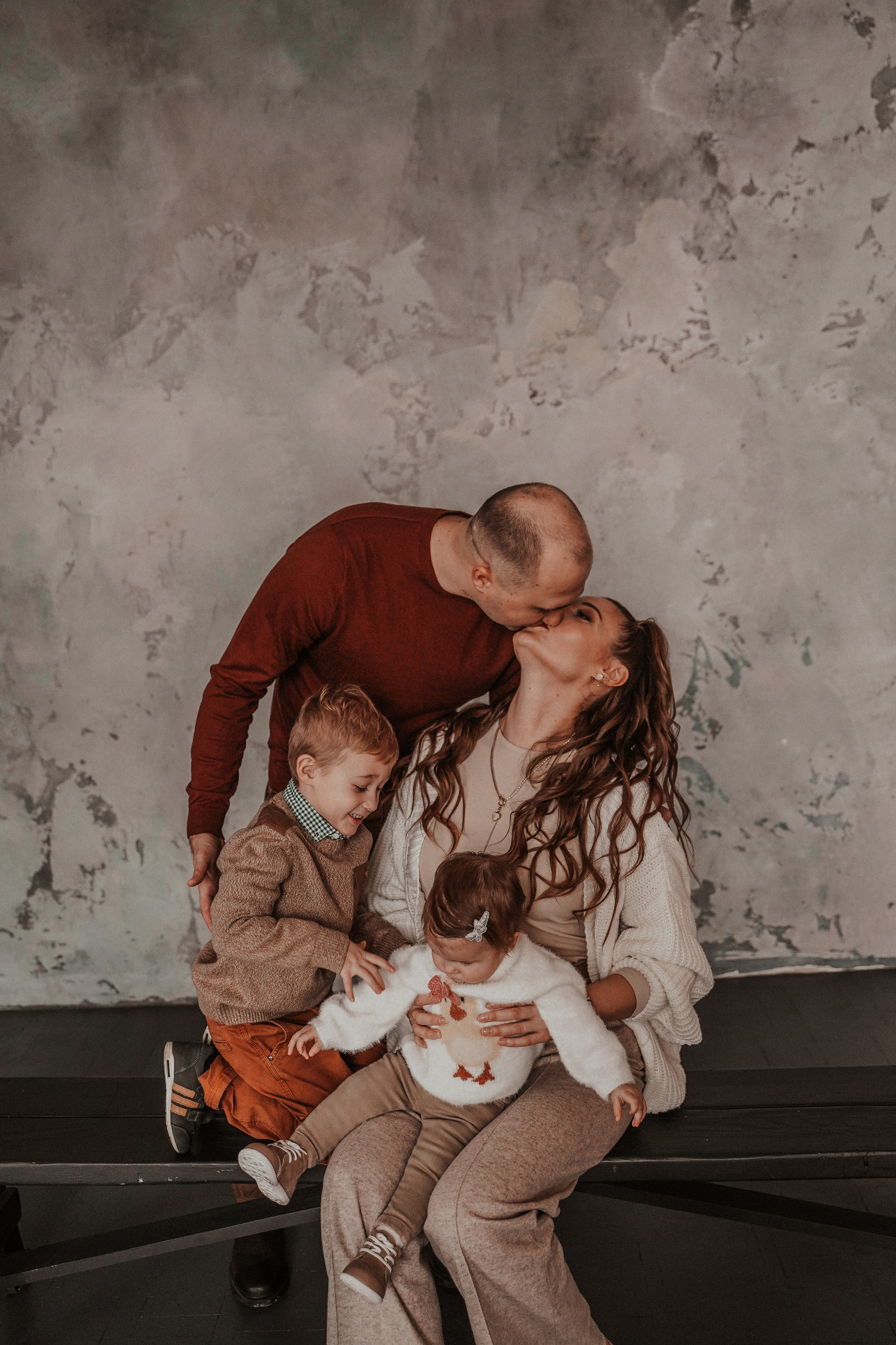 Семейная фотосессия в стиле минимализм. Семейный и женский фотограф в Краснодаре Анастасия Приймак