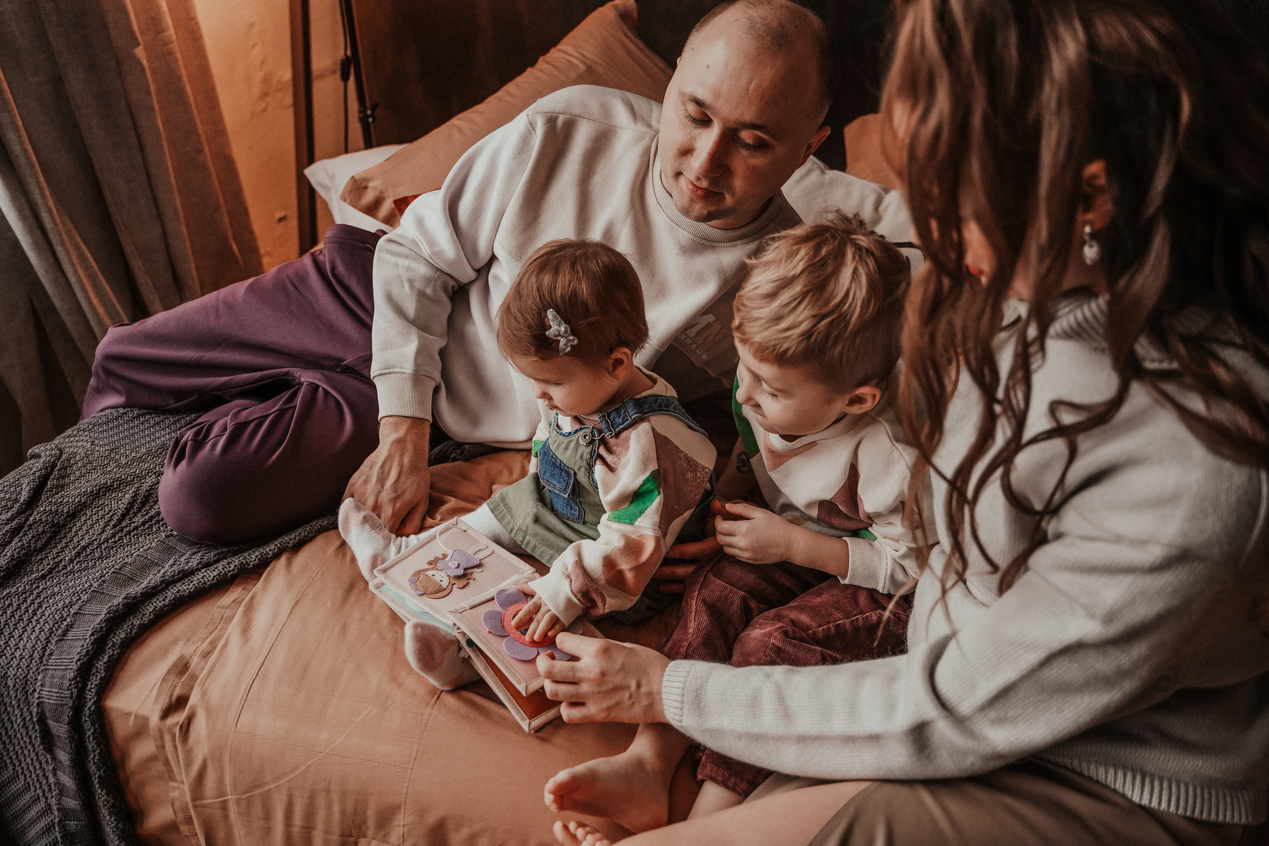Семейная фотосессия в стиле минимализм. Семейный и женский фотограф в Краснодаре Анастасия Приймак