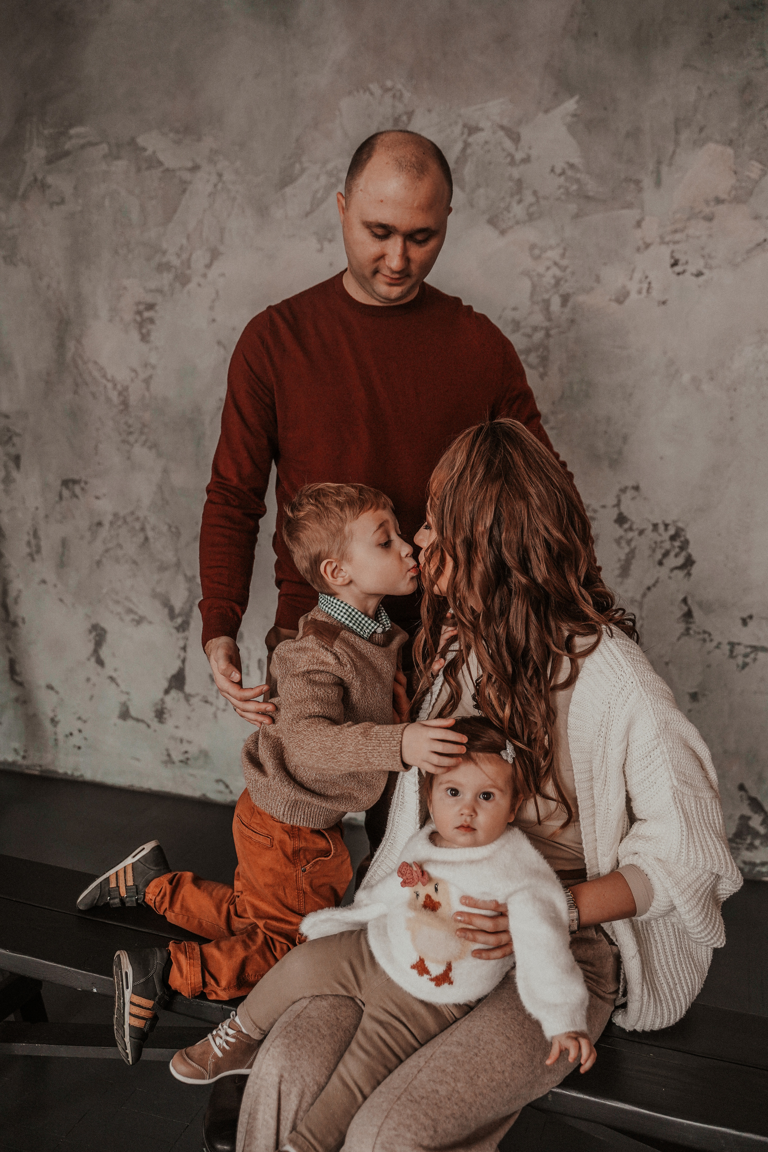 Семейная фотосессия в стиле минимализм. Семейный и женский фотограф в Краснодаре Анастасия Приймак