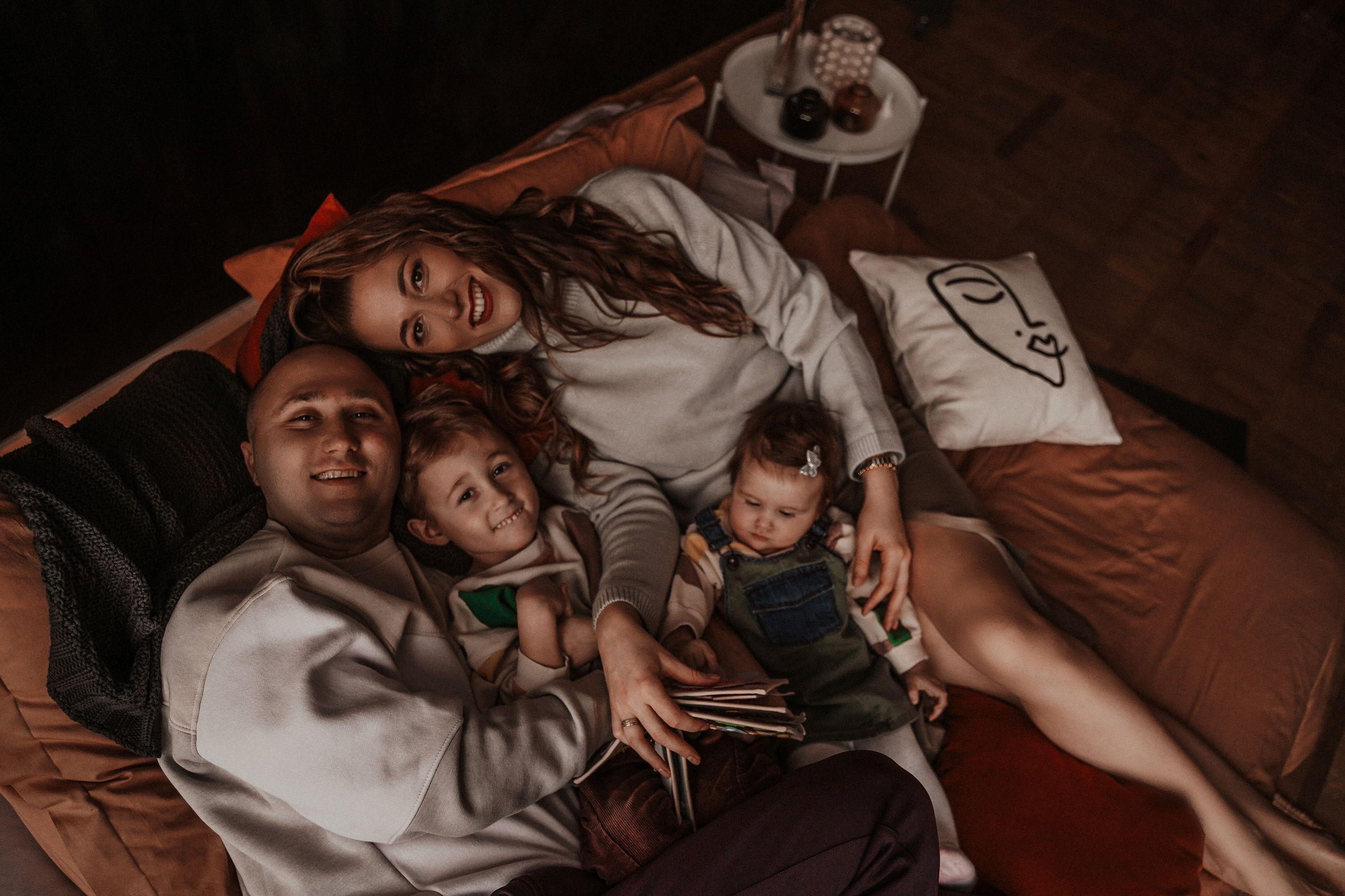 Семейная фотосессия в стиле минимализм. Семейный и женский фотограф в Краснодаре Анастасия Приймак