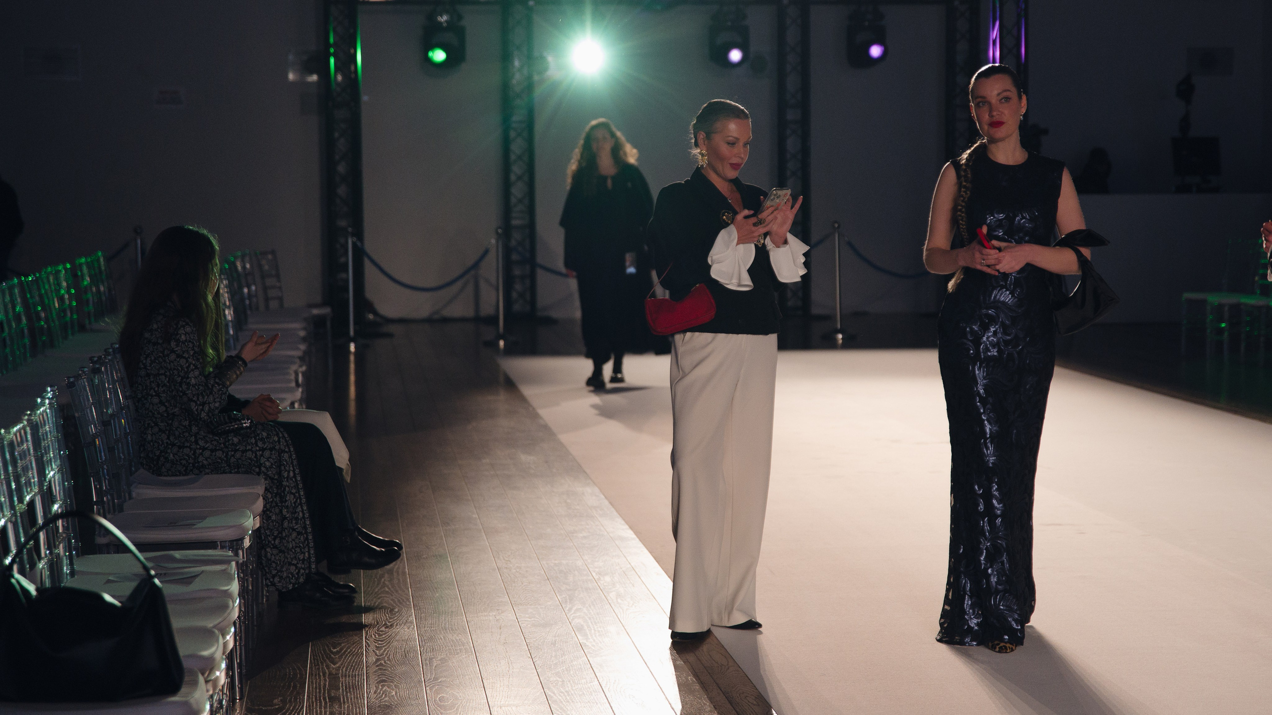 Бекстейдж показа «Новые Имена» собака.ru|ДЛТ. Портретный и репортажный фотограф в Санкт-Петербурге